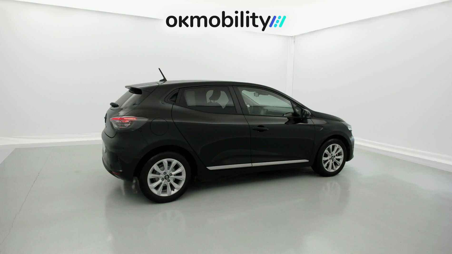 renault clio evolution 1.5 DCI 100 2025 negro brillante 11
