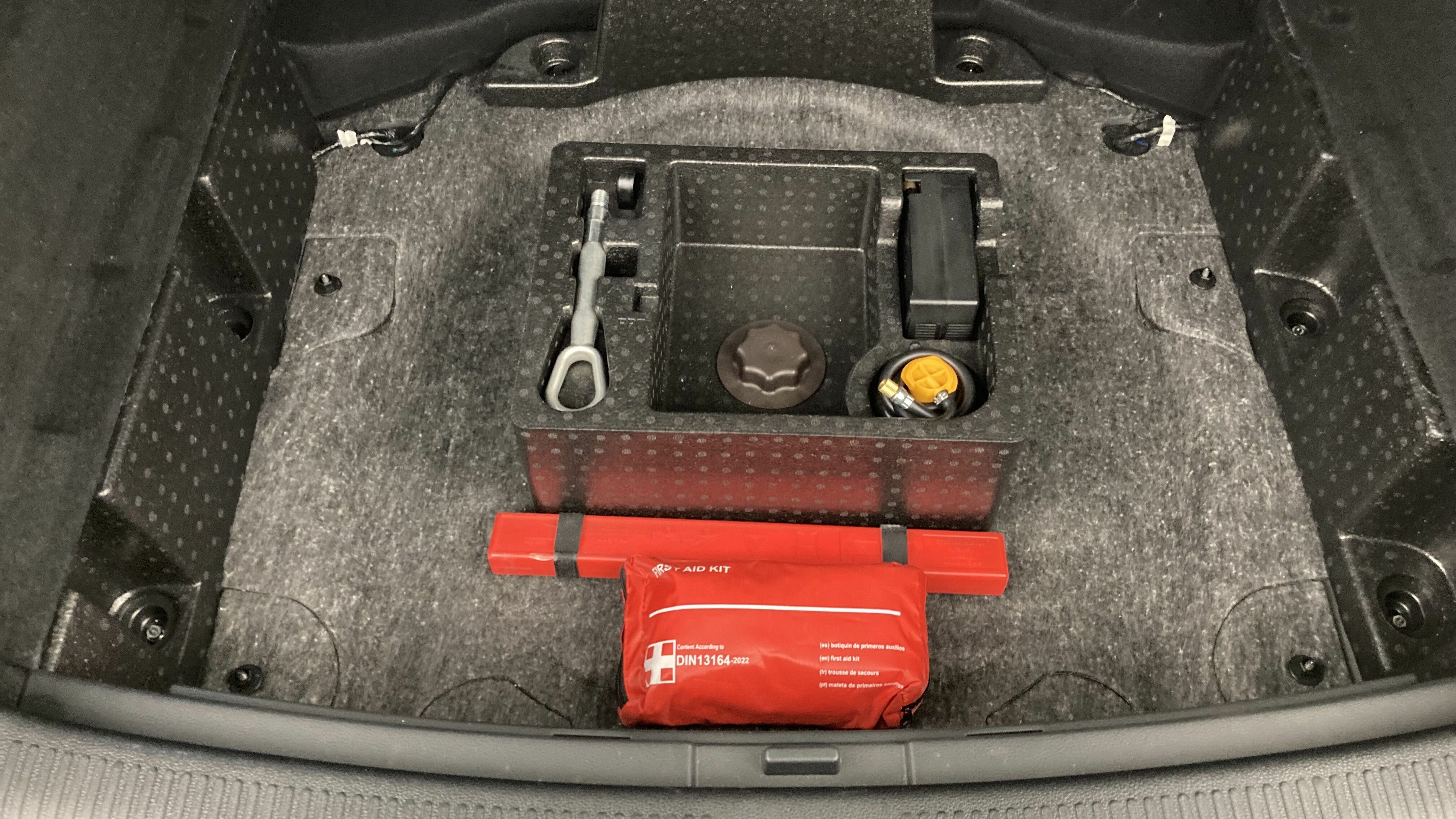 mg hs comfort 1.5 T-GDI 162 AT 2023 pebble black - pbc 23