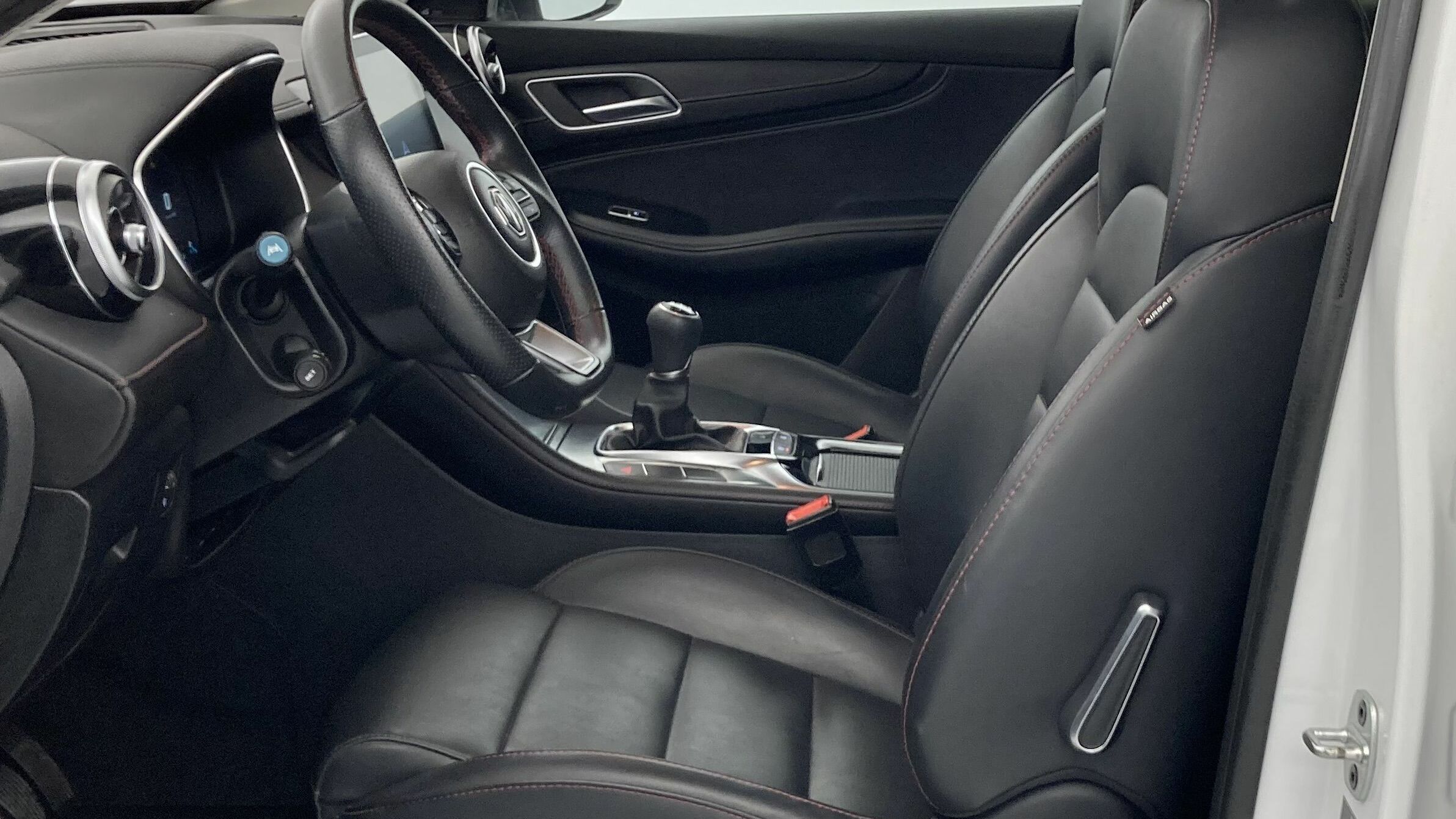 mg hs comfort 1.5 T-GDI 162 2023 dover white - wsb 14