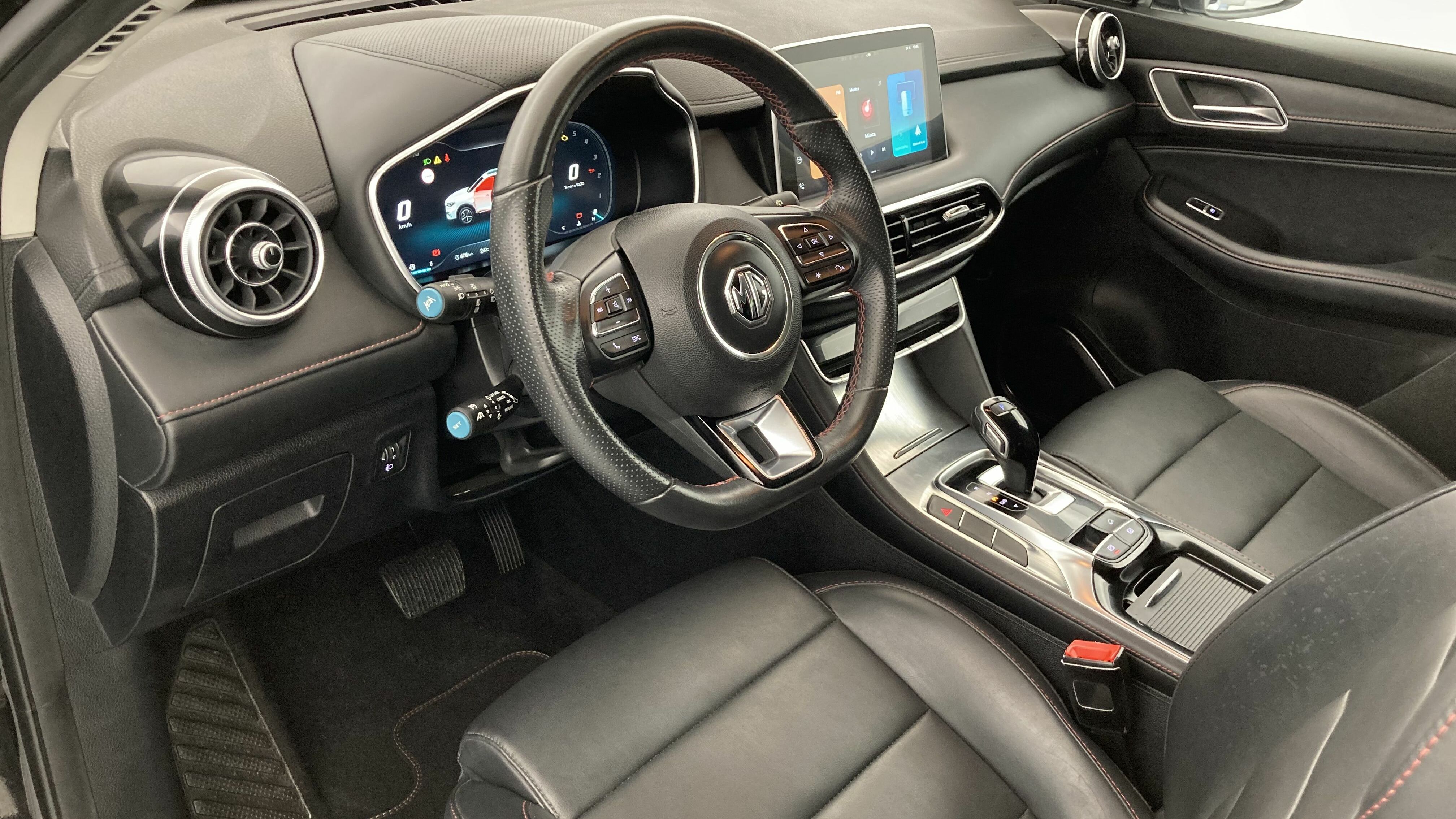 mg hs comfort 1.5 T-GDI 162 AT 2023 pebble black - pbc 15