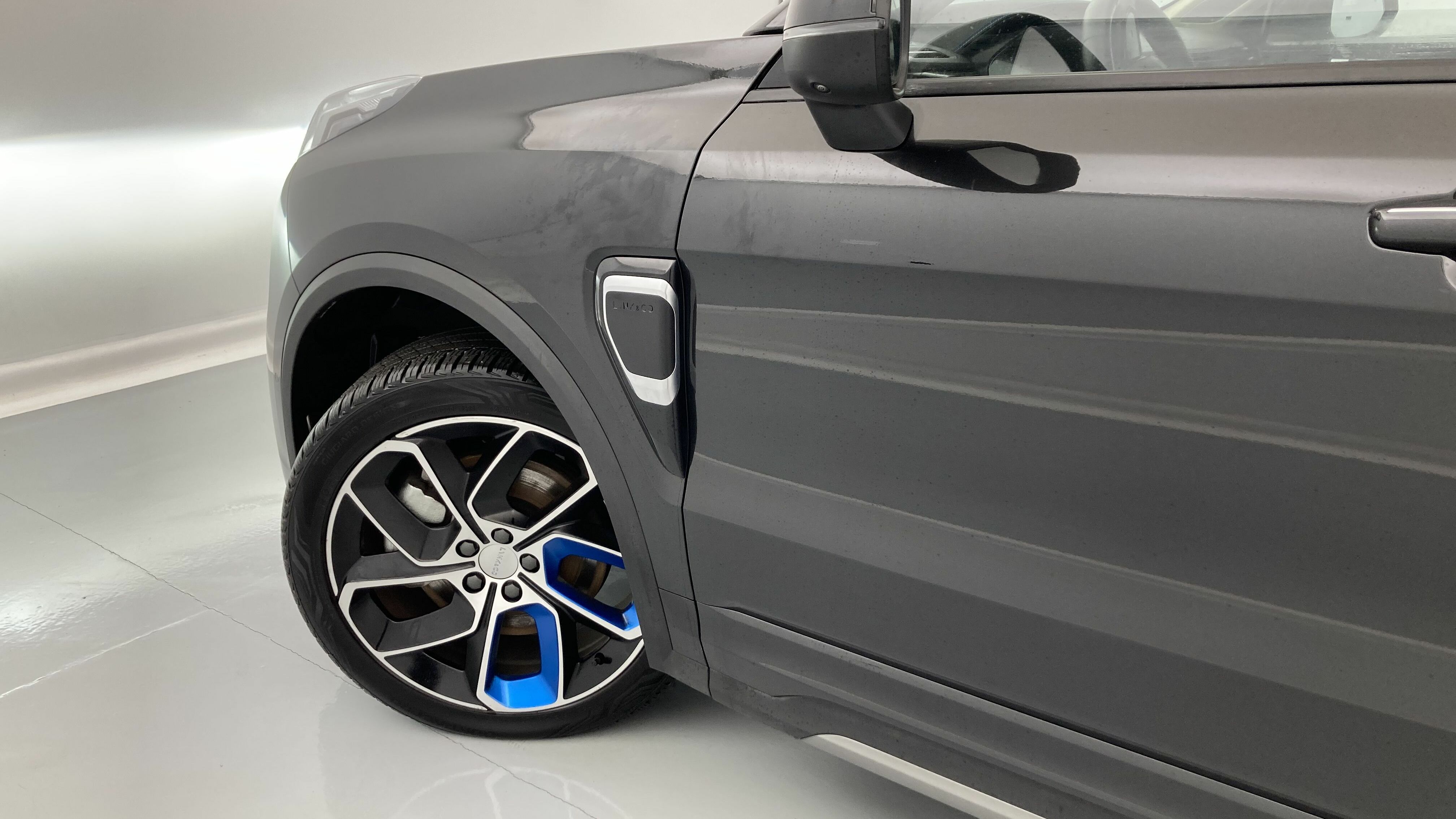 lynk&co 1 nv 1.5 PHEV 261 2022 black 26