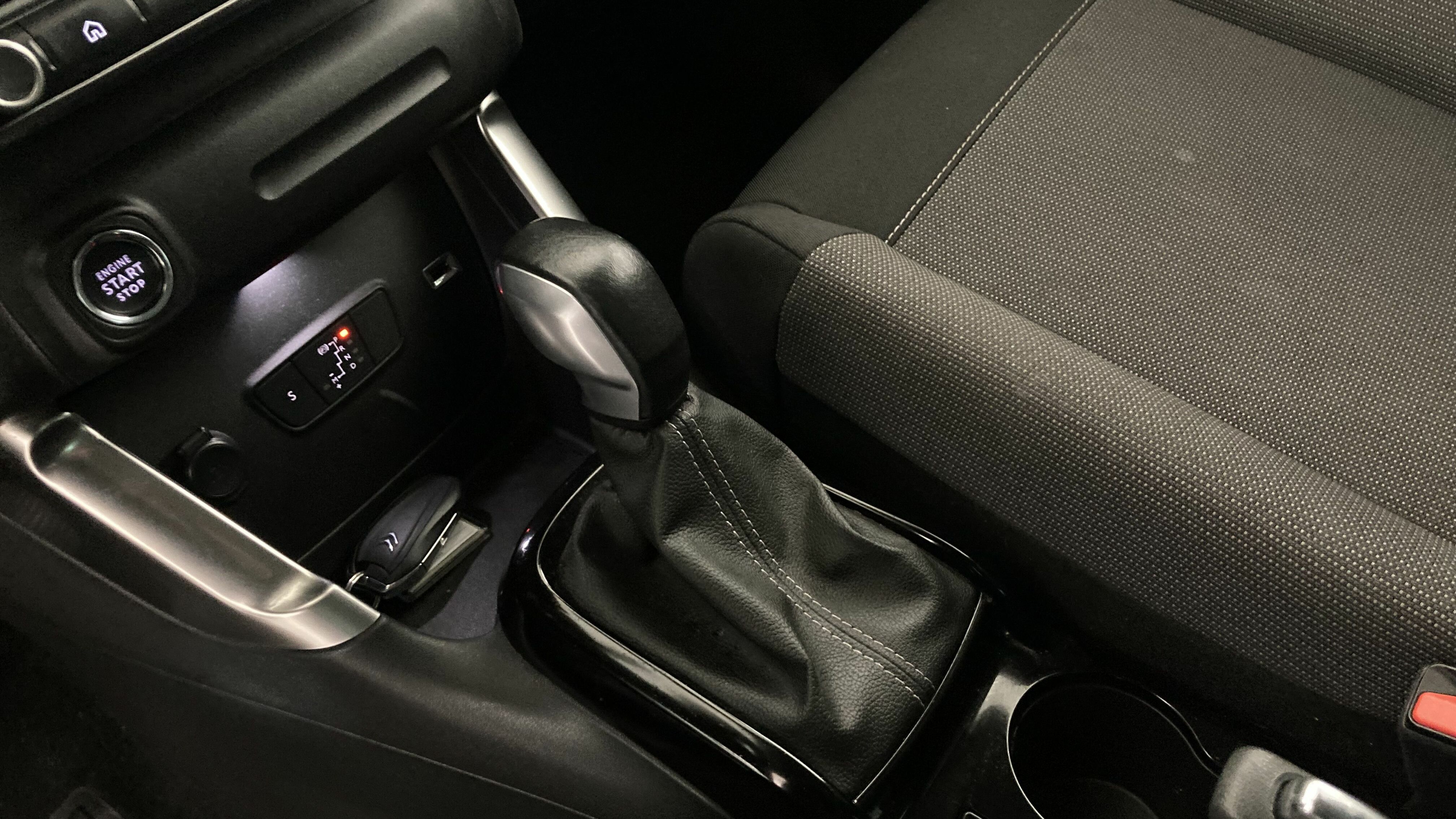 citroen c3 aircross shine pack 1.2 PURETECH 130 EAT 2023 gris acero / negro 19