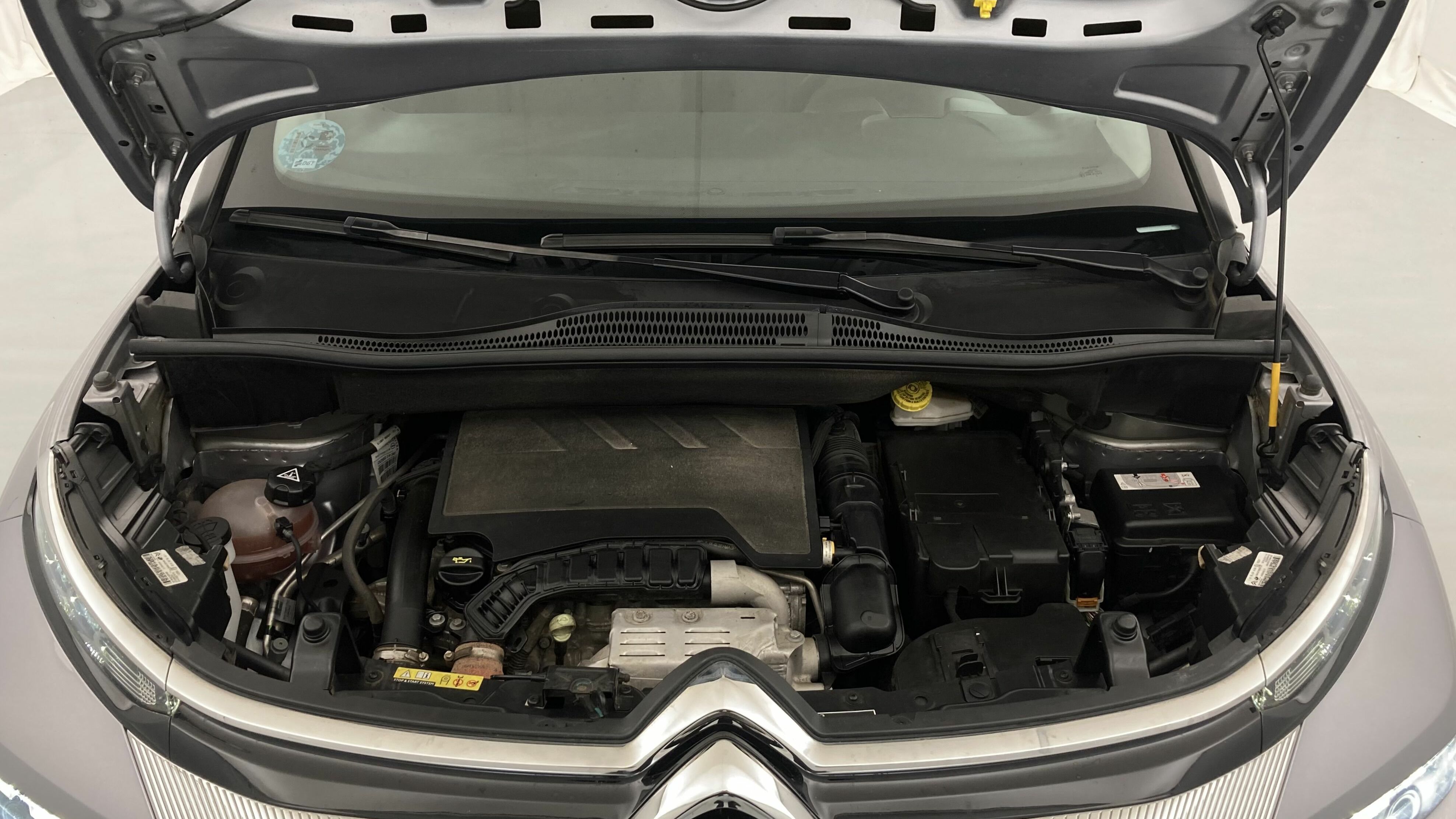 citroen c3 aircross shine pack 1.2 PURETECH 130 EAT 2023 gris acero / negro 24