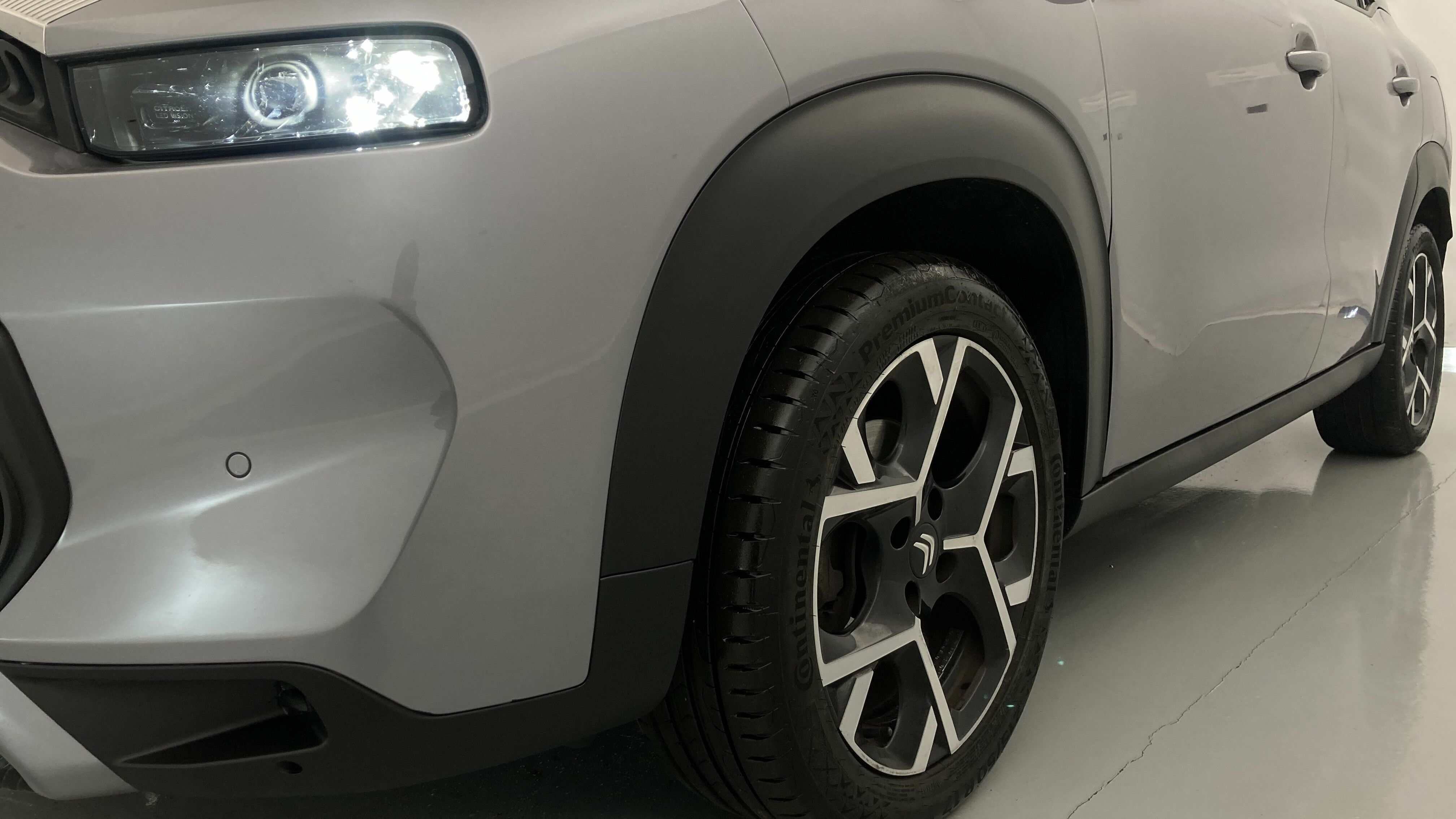 citroen c3 aircross shine pack 1.2 PURETECH 130 EAT 2023 gris acero / negro 25
