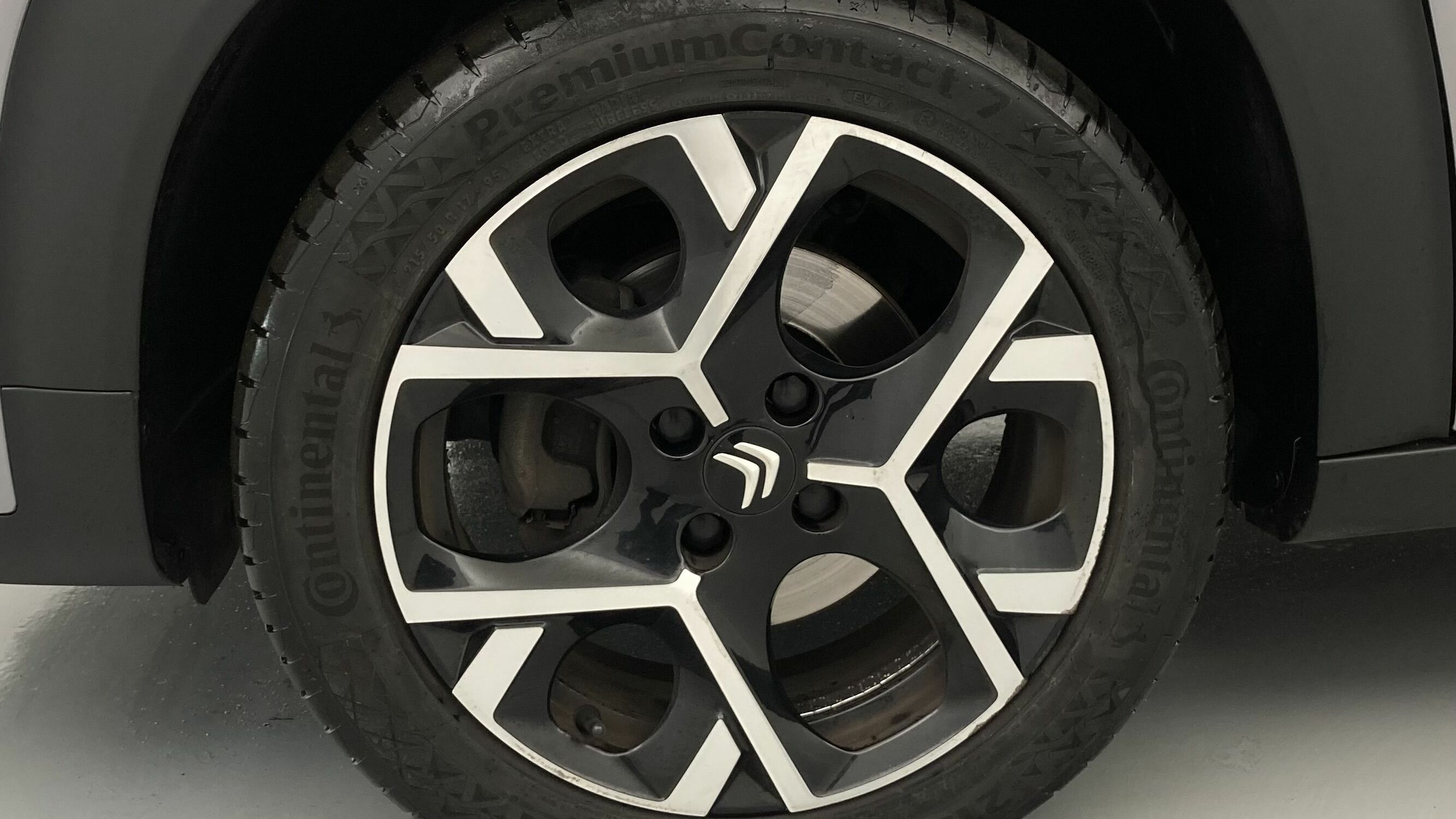 citroen c3 aircross shine pack 1.2 PURETECH 130 EAT 2023 gris acero / negro 26