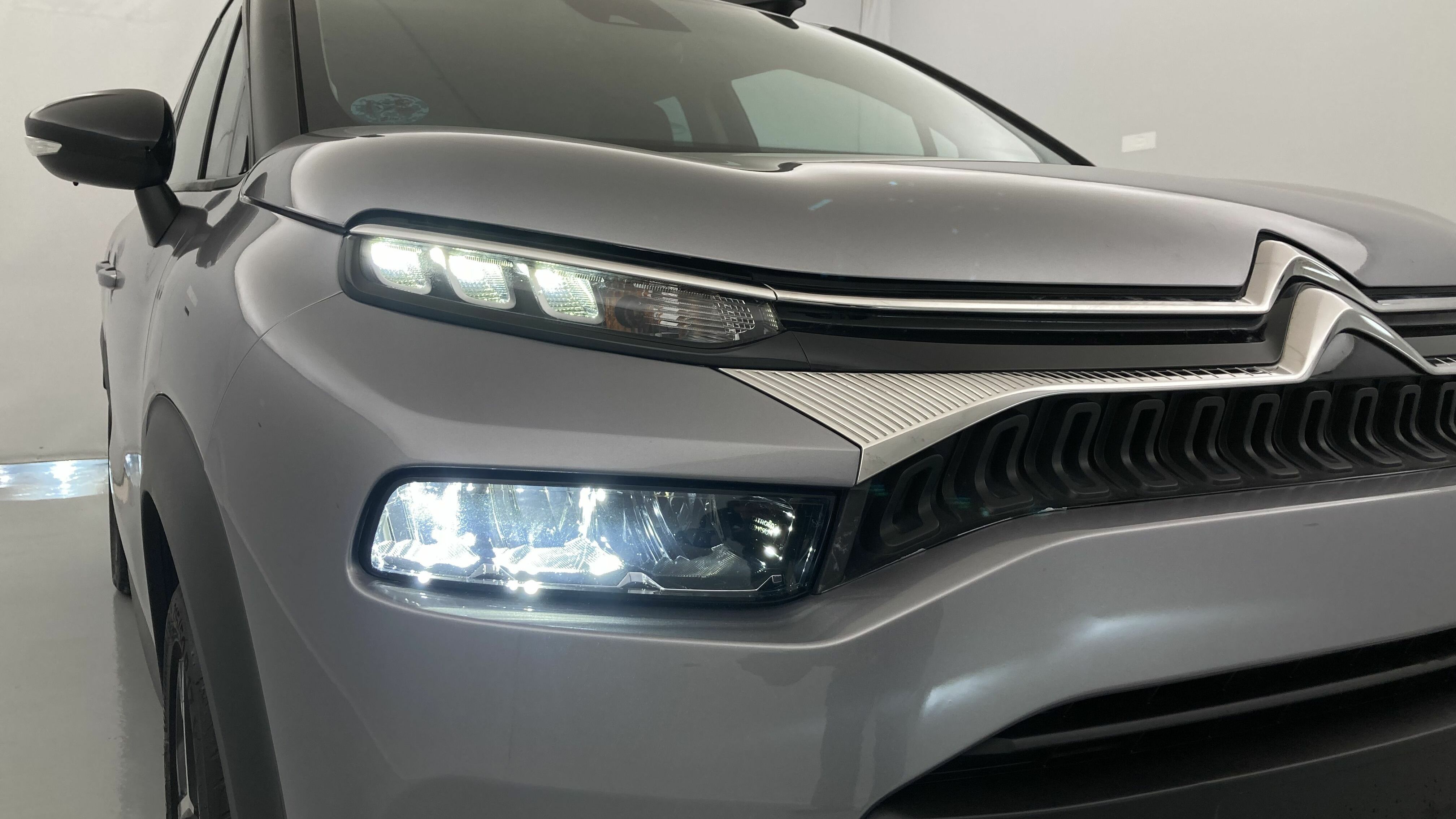 citroen c3 aircross shine pack 1.2 PURETECH 130 EAT 2023 gris acero / negro 28