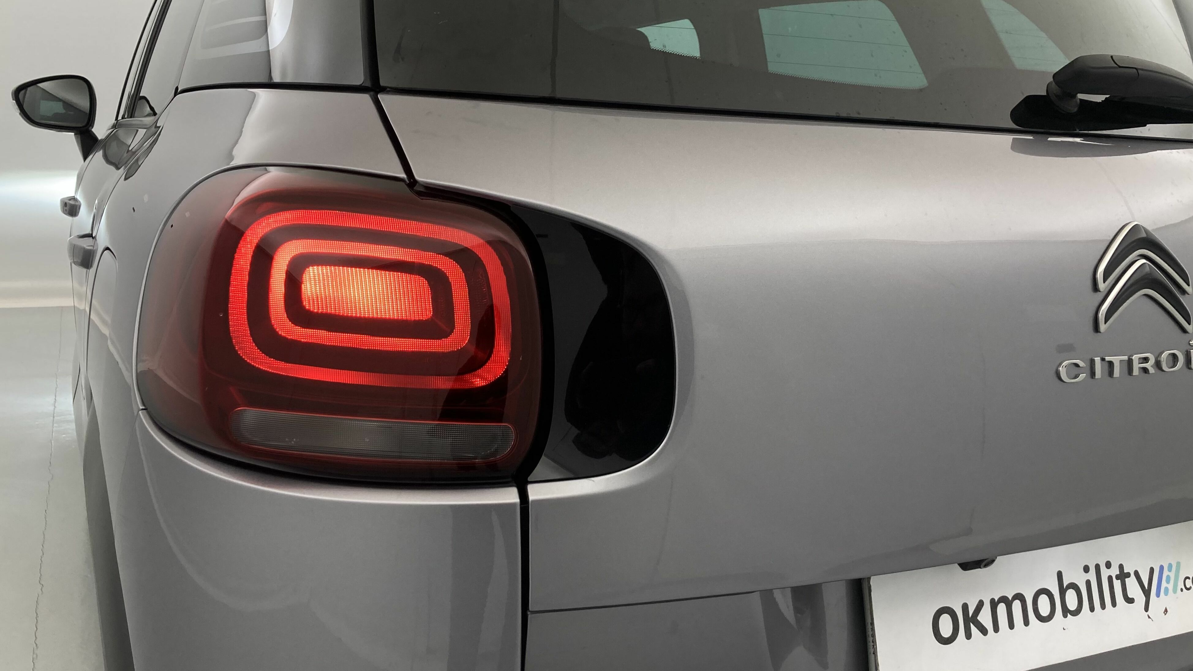 citroen c3 aircross shine pack 1.2 PURETECH 130 EAT 2023 gris acero / negro 29