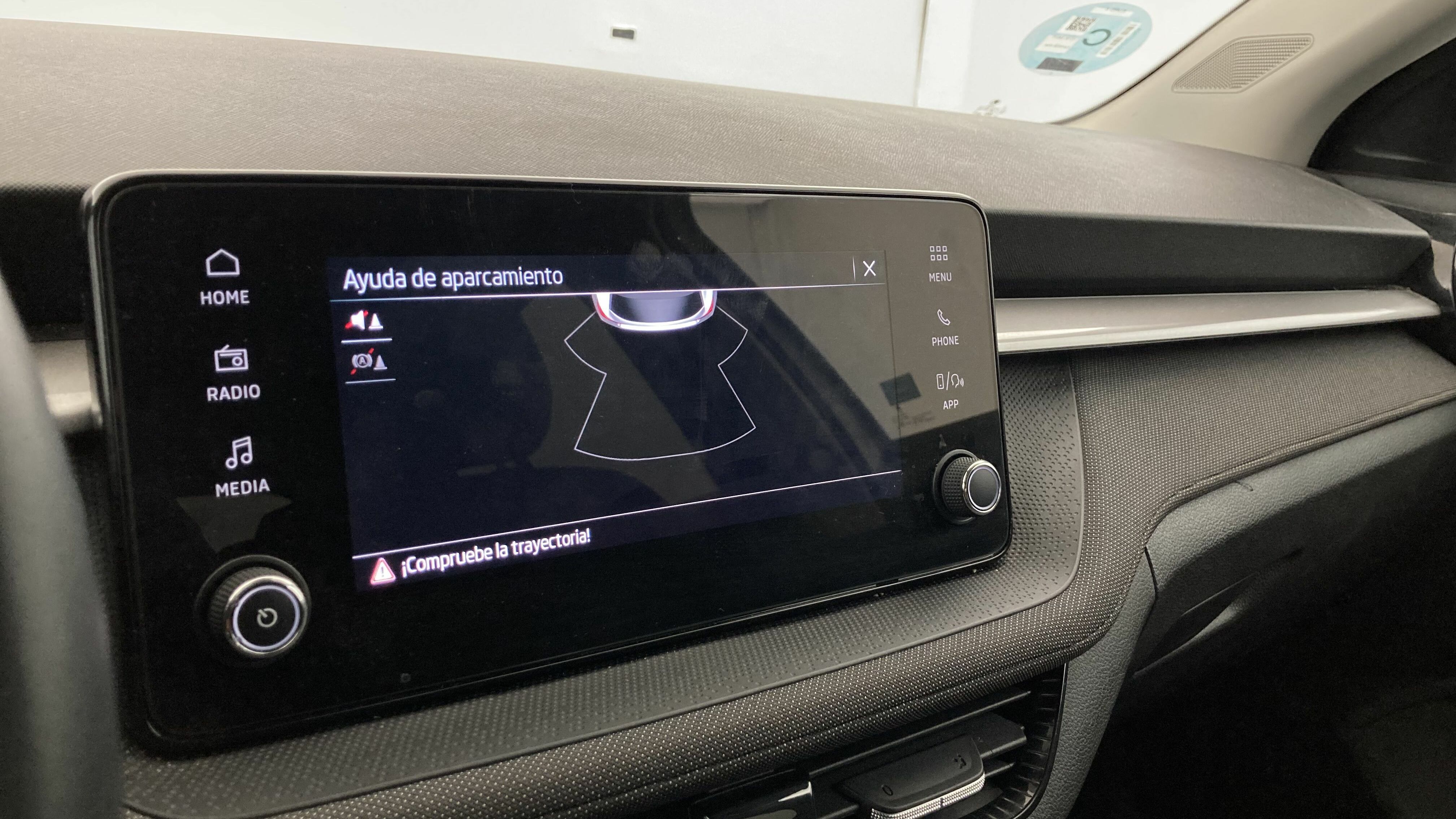 skoda fabia selection 1.0 MPI 80 2024 blanco glaciar 19