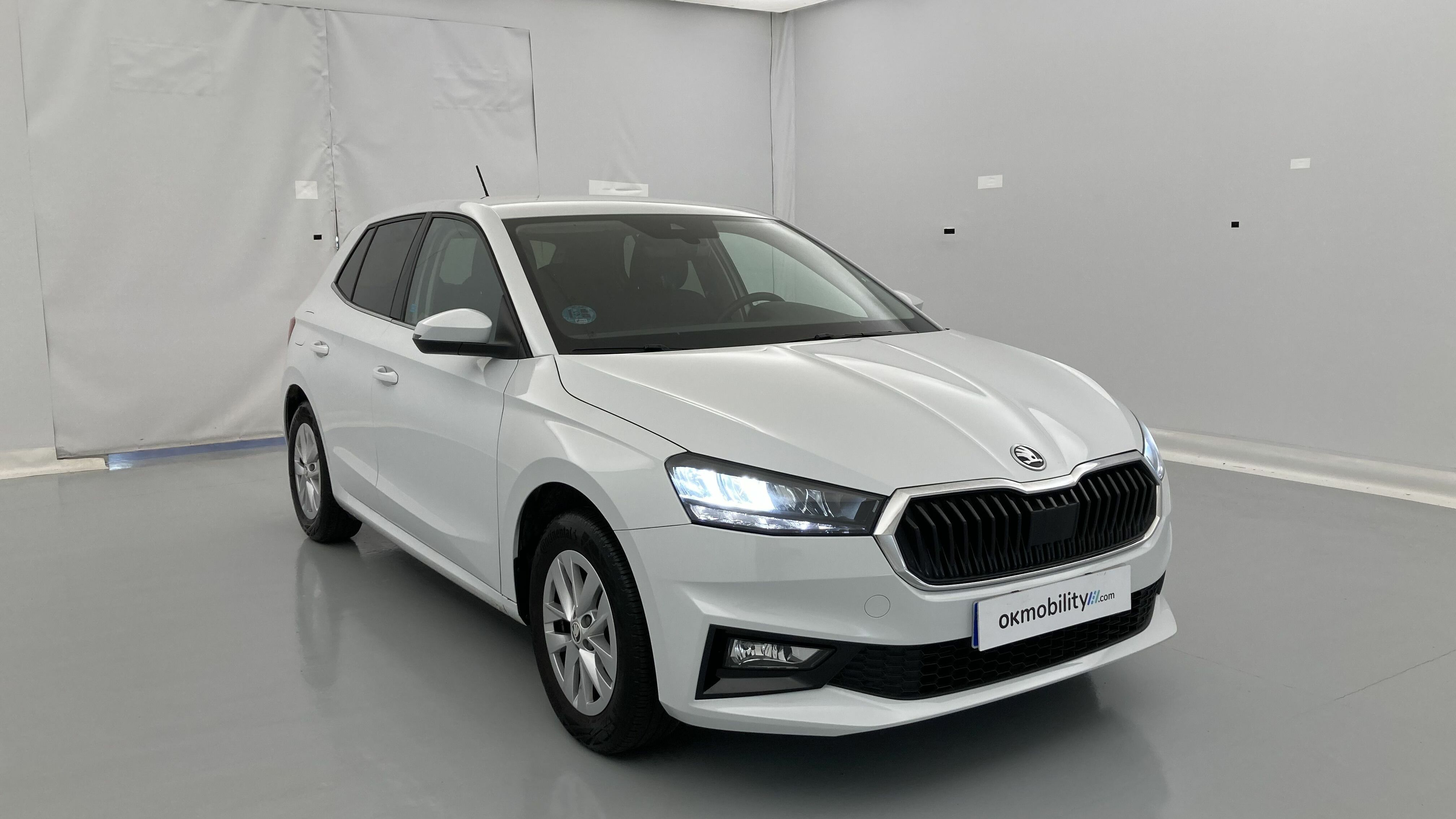 skoda fabia selection 1.0 MPI 80 2024 blanco glaciar 23