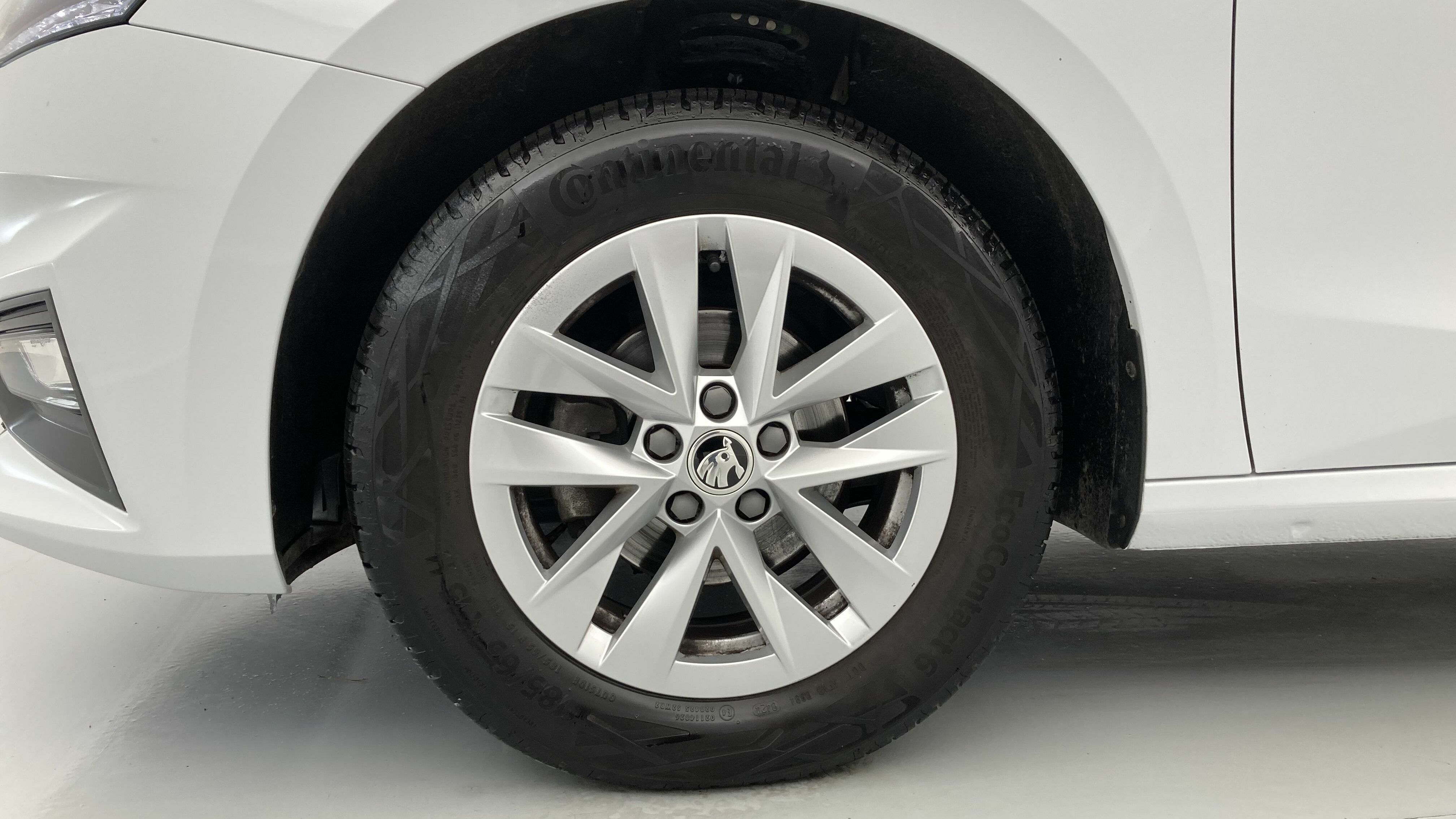 skoda fabia selection 1.0 MPI 80 2024 blanco glaciar 27