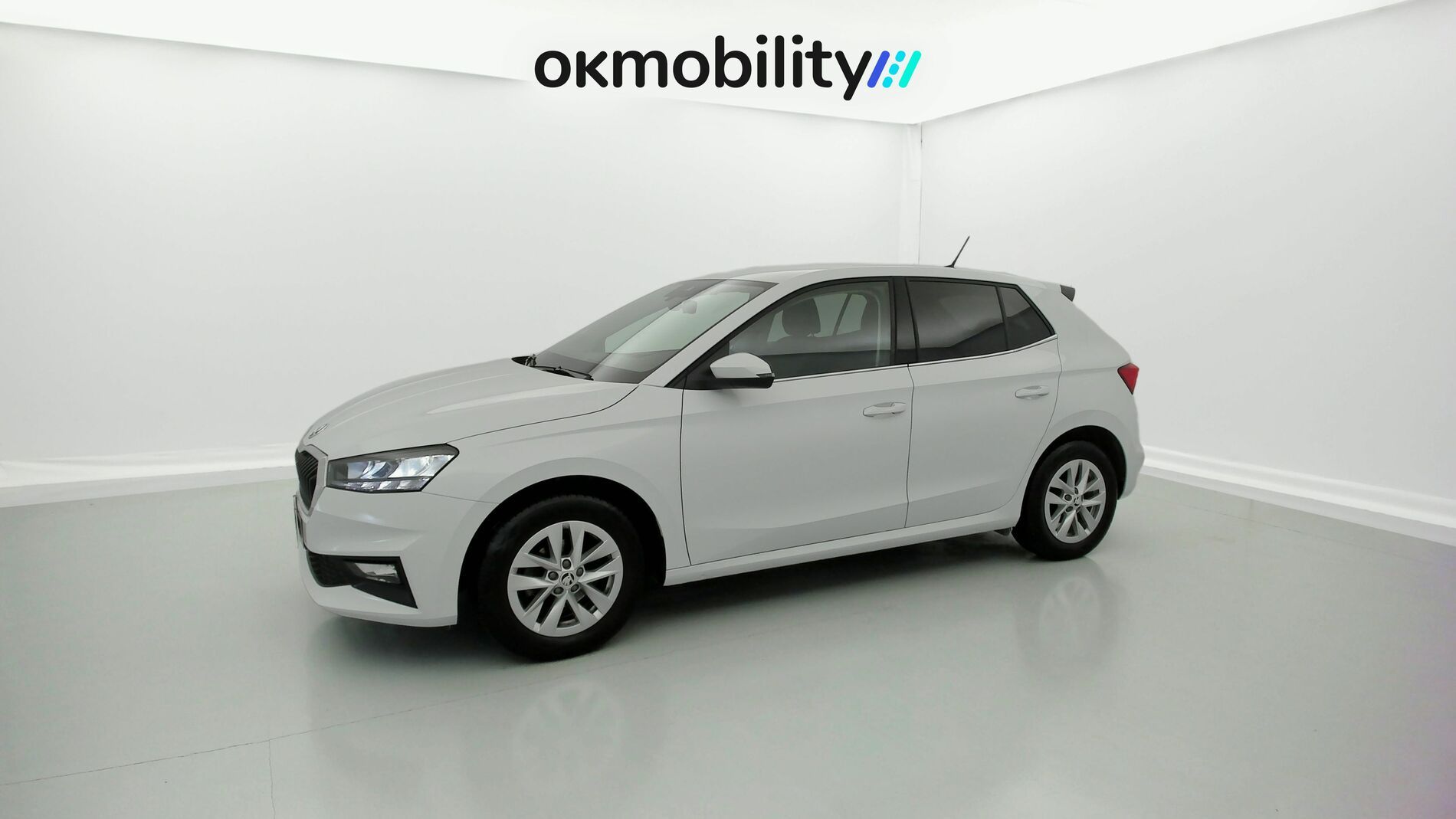 skoda fabia selection 1.0 MPI 80 2024 blanco glaciar 5