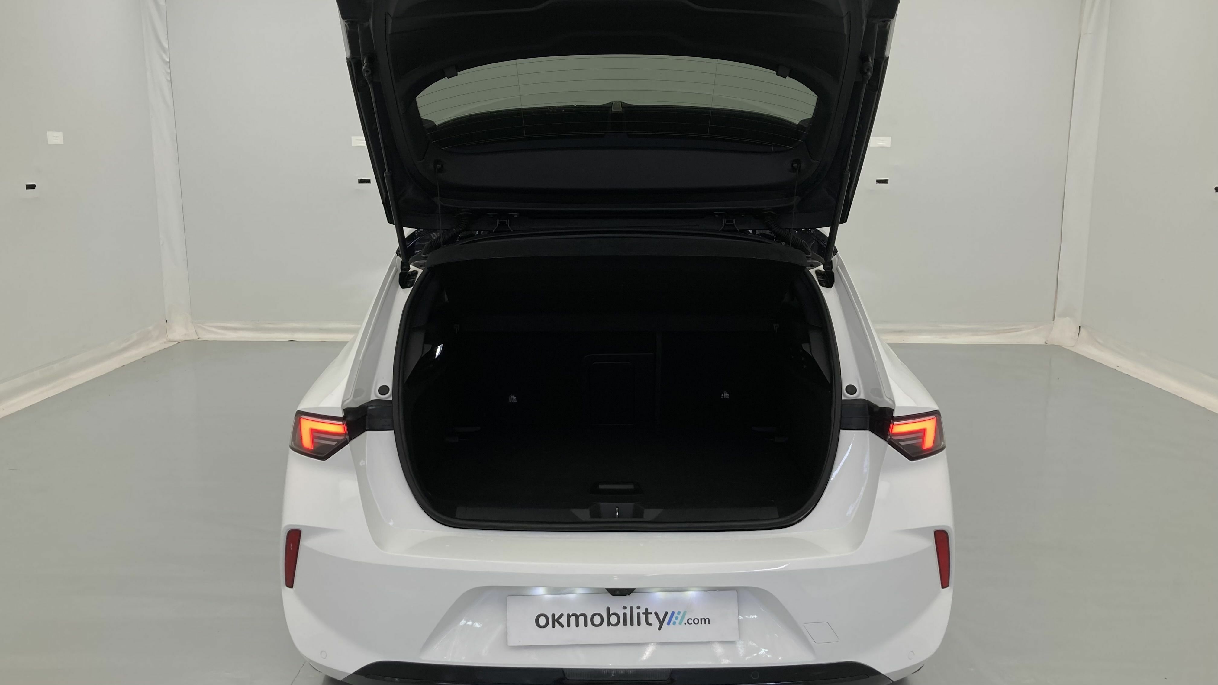 opel astra gs 1.2T 130 2023 artkis white 23