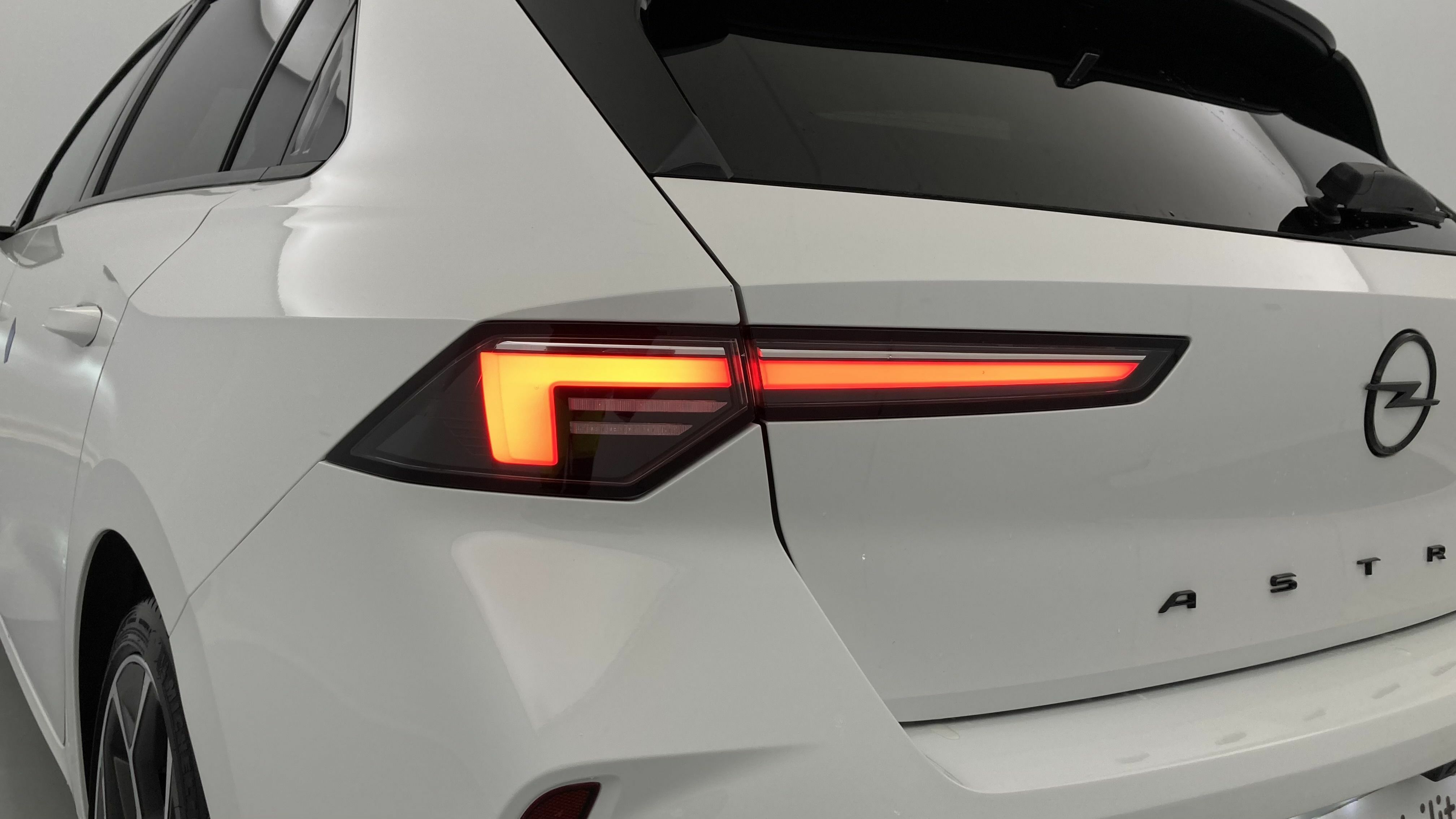 opel astra gs 1.2T 130 2023 artkis white 29