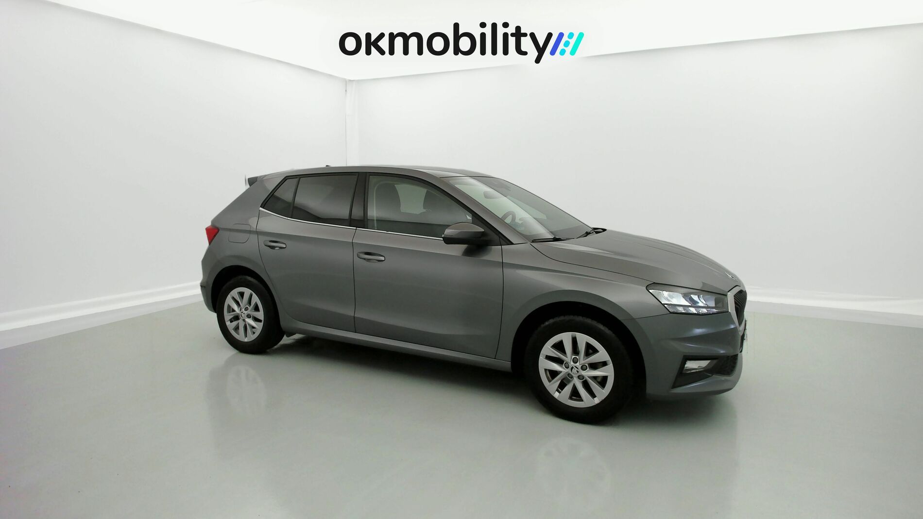 skoda fabia selection 1.0 MPI 80 2024 gris graphite 2