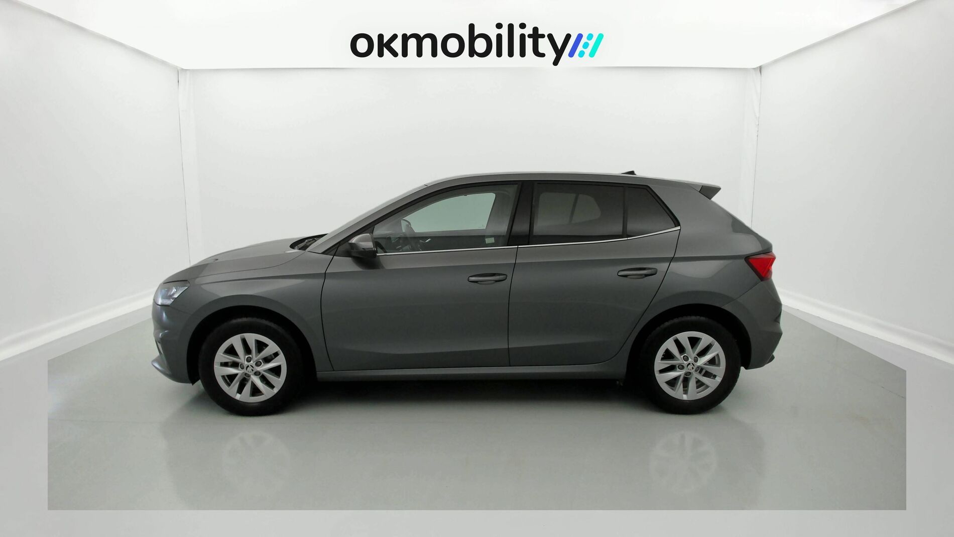 skoda fabia selection 1.0 MPI 80 2024 gris graphite 5