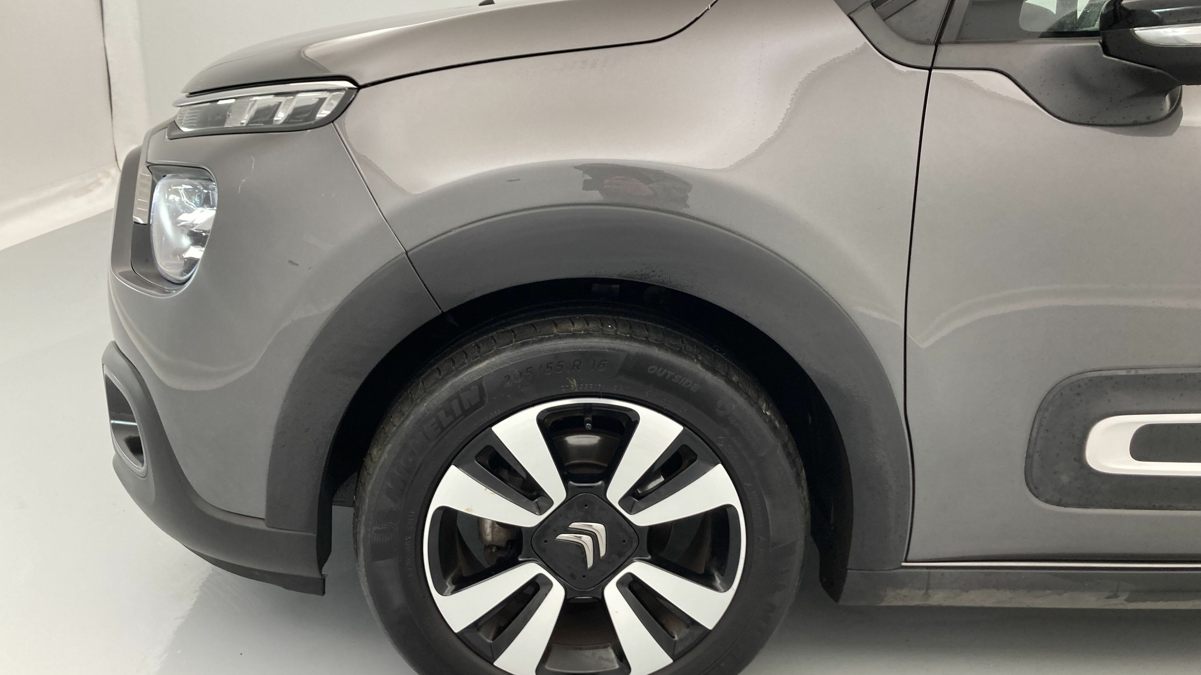 citroen c3 shine 1.2 PURETECH 110 EAT 2023 gris platino / negro 19