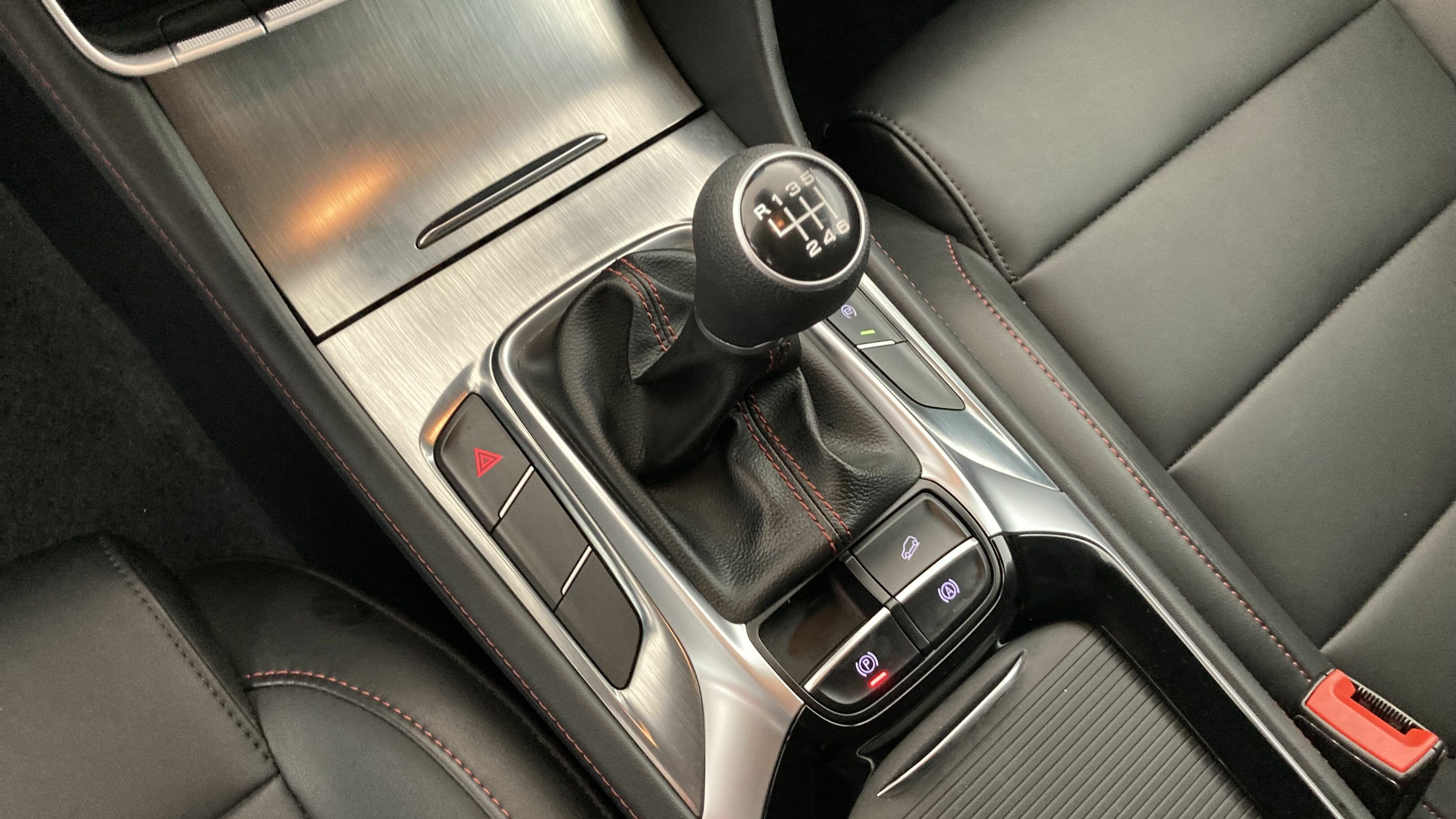 mg hs comfort 1.5 T-GDI 162 2023 diamond red - rsj 19