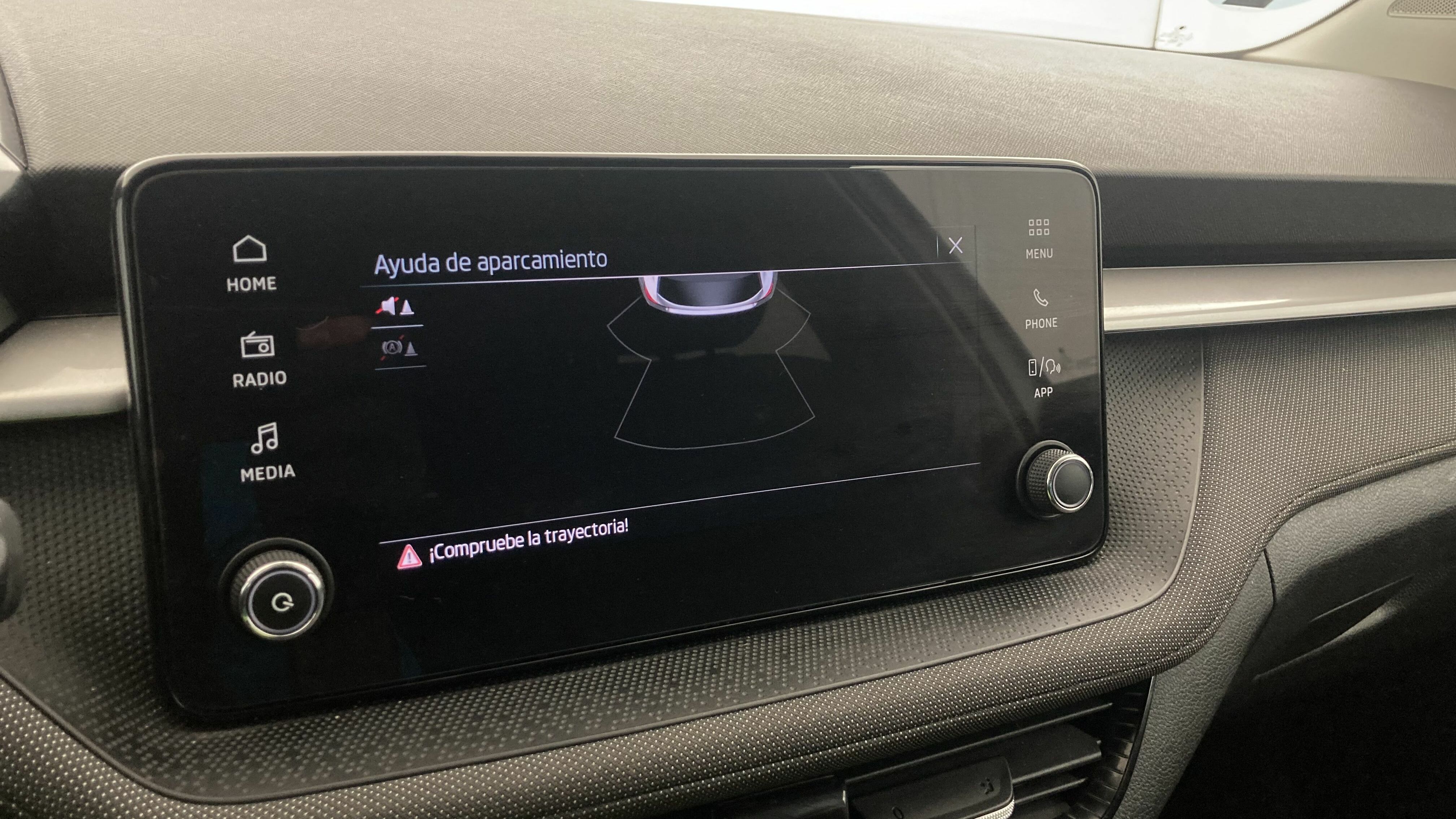 skoda fabia selection 1.0 MPI 80 2024 blanco glaciar 18