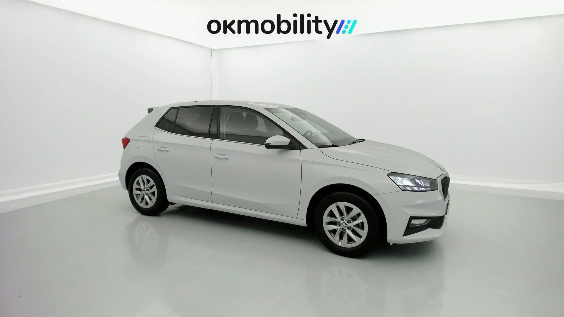 skoda fabia selection 1.0 MPI 80 2024 blanco glaciar 2