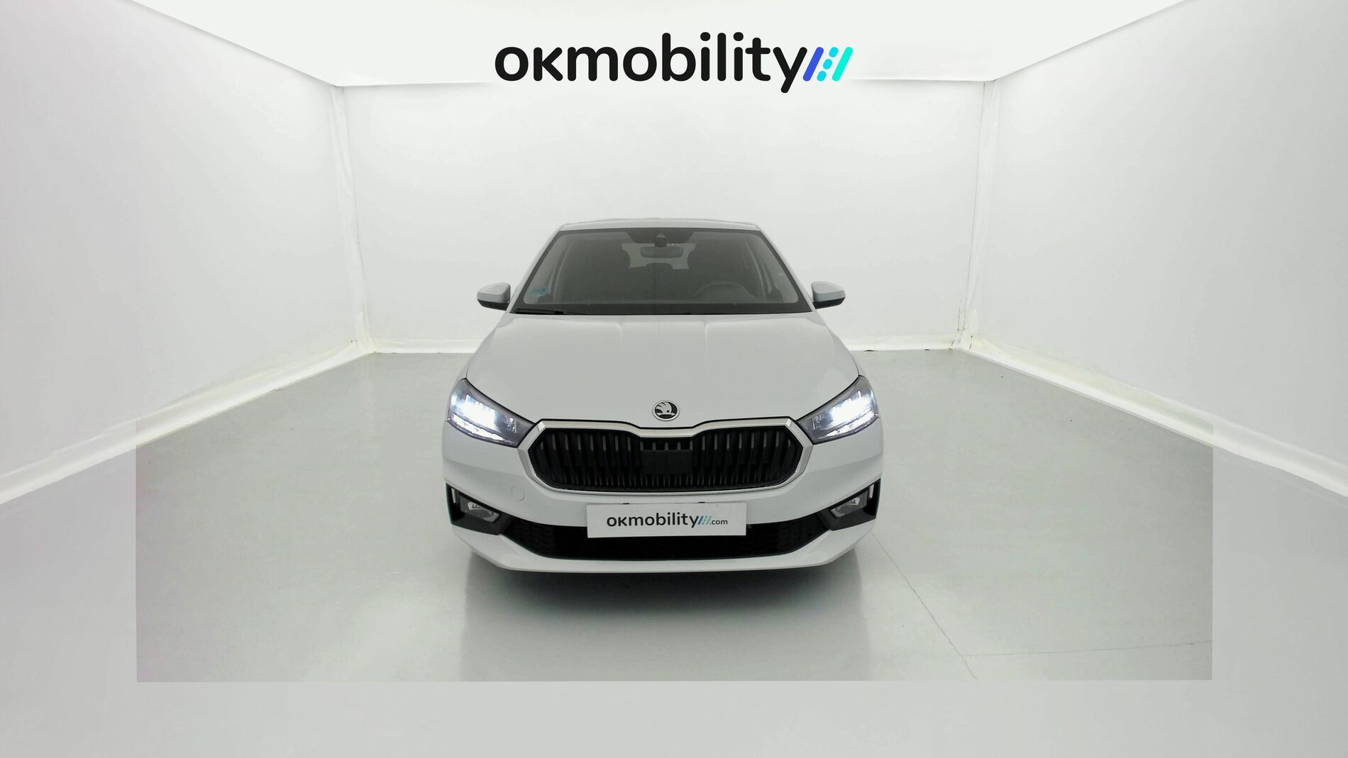 skoda fabia selection 1.0 MPI 80 2024 blanco glaciar 3