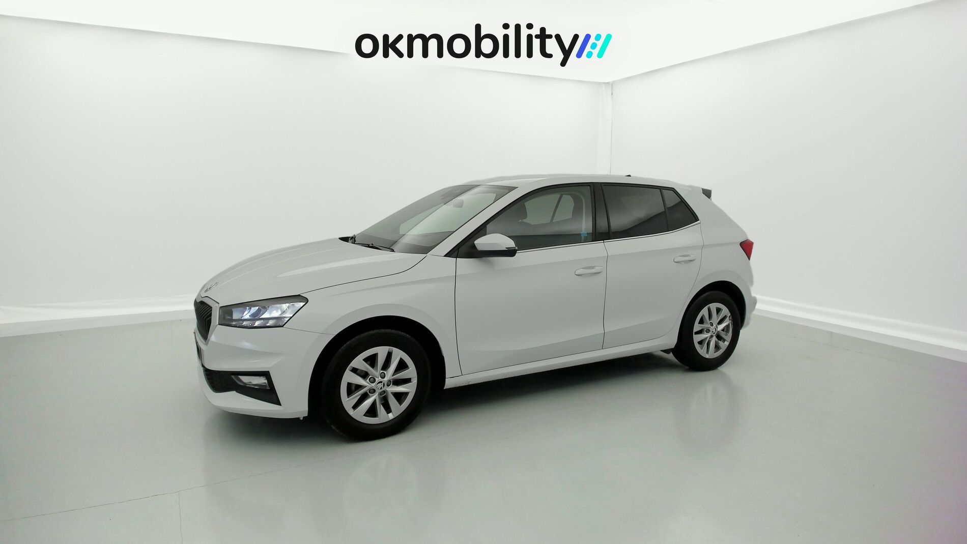 skoda fabia selection 1.0 MPI 80 2024 blanco glaciar 4