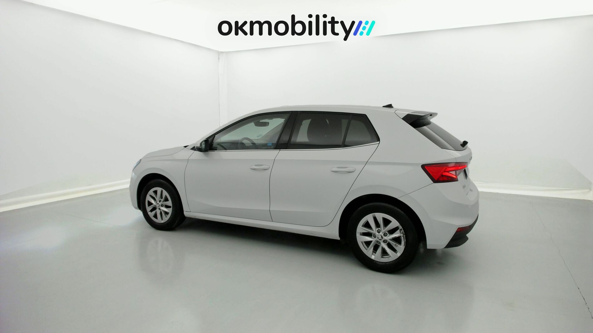 skoda fabia selection 1.0 MPI 80 2024 blanco glaciar 7