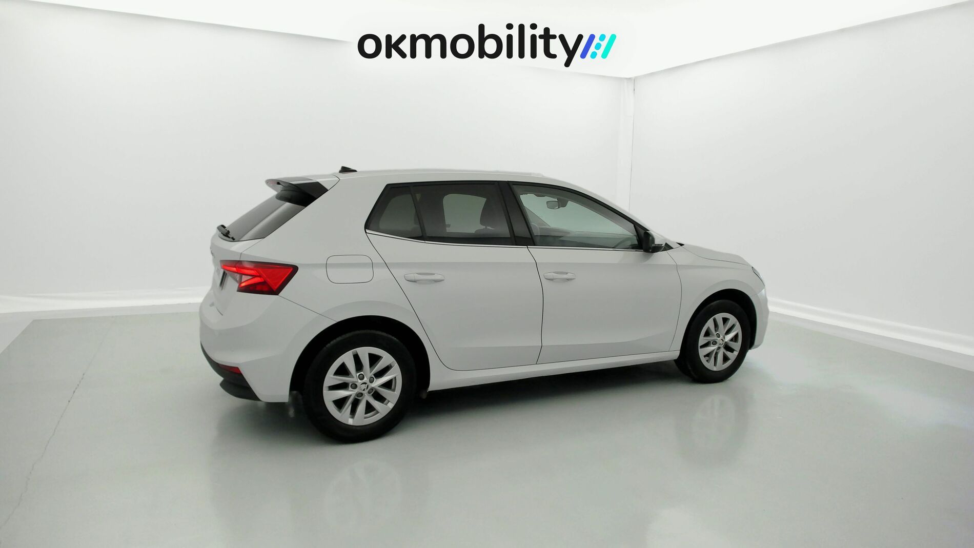 skoda fabia selection 1.0 MPI 80 2024 blanco glaciar 11