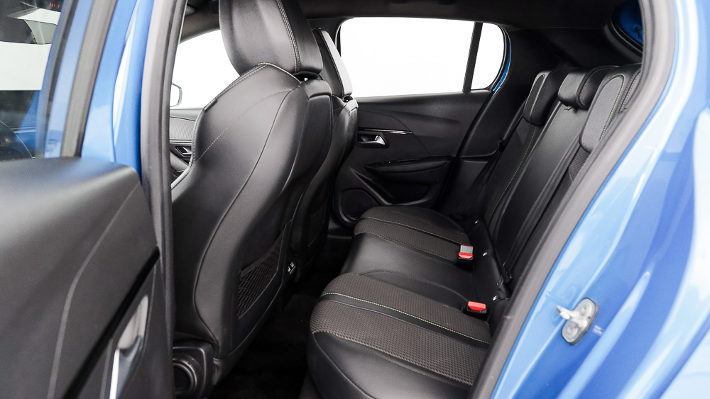 peugeot 208 gt 1.2 PURETECH 100 EAT 2023 azul vertigo 21