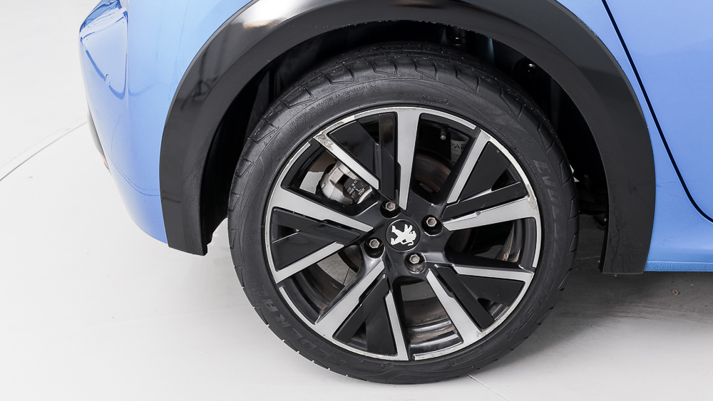 peugeot 208 gt 1.2 PURETECH 100 EAT 2023 azul vertigo 26