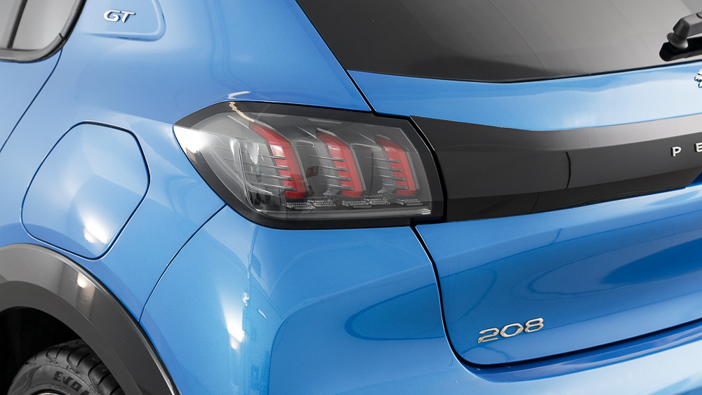 peugeot 208 gt 1.2 PURETECH 100 EAT 2023 azul vertigo 30