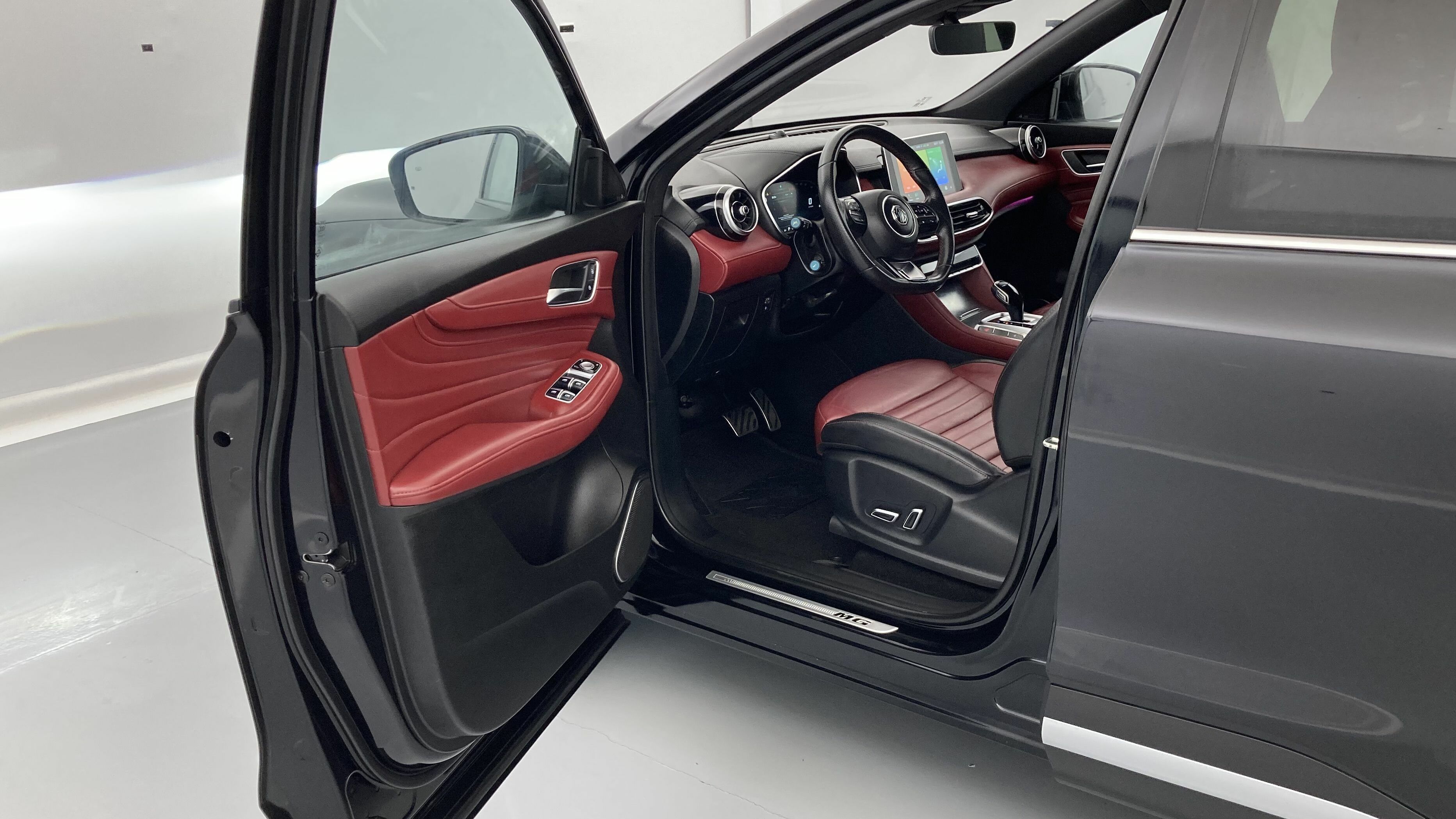 mg ehs phev exclusive 1.5 T-GDI 258 PHEV 2022 pebble black 14