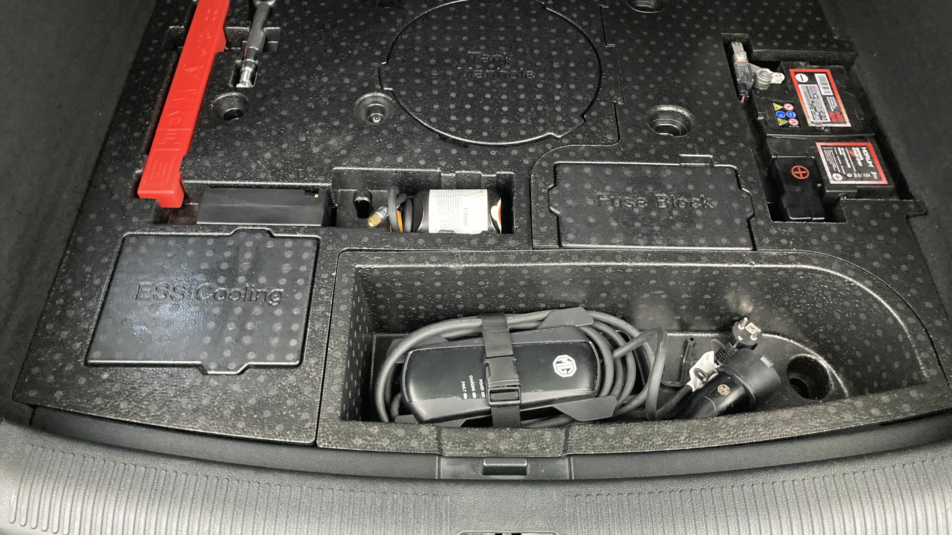 mg ehs phev exclusive 1.5 T-GDI 258 PHEV 2022 pebble black 24