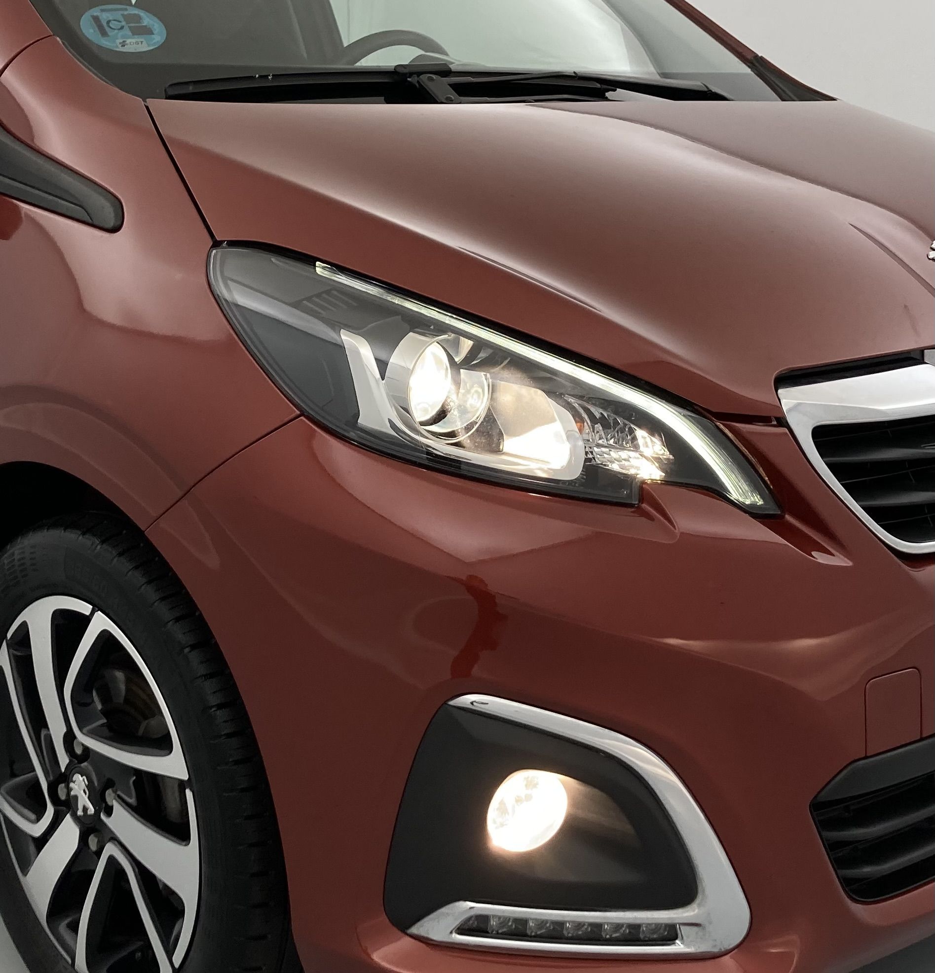 peugeot 108 allure 1.0 VTI 72 2022 red 28