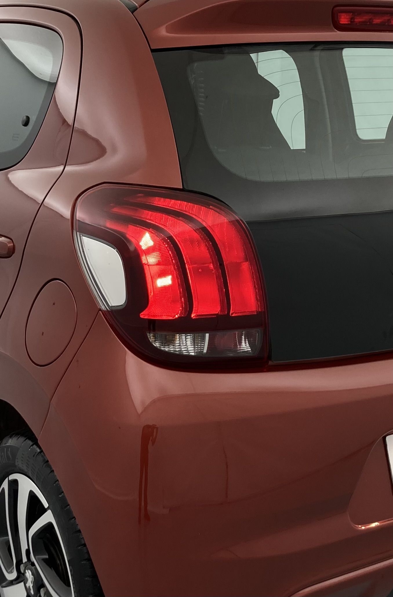 peugeot 108 allure 1.0 VTI 72 2022 red 29