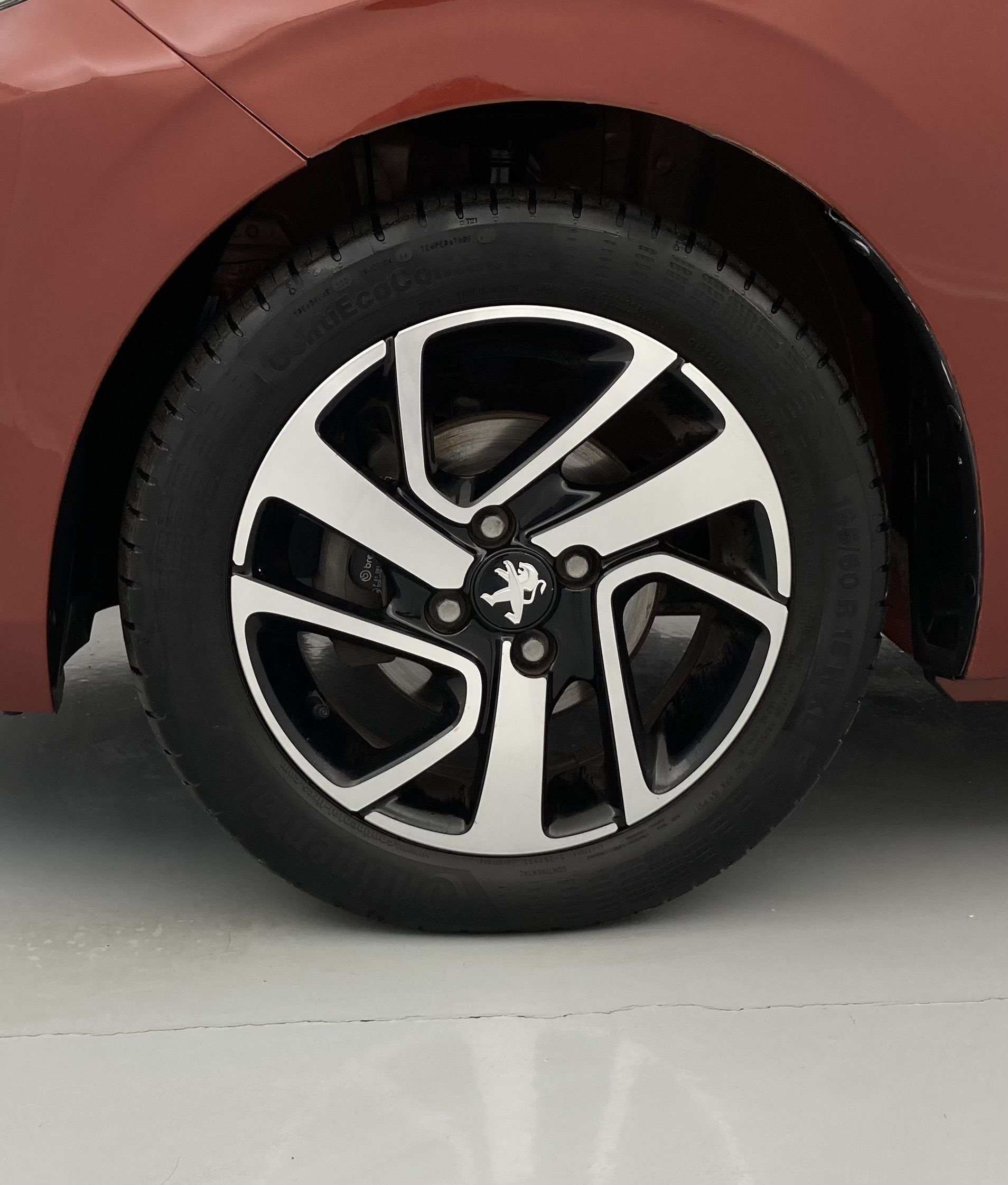 peugeot 108 allure 1.0 VTI 72 2022 red 31