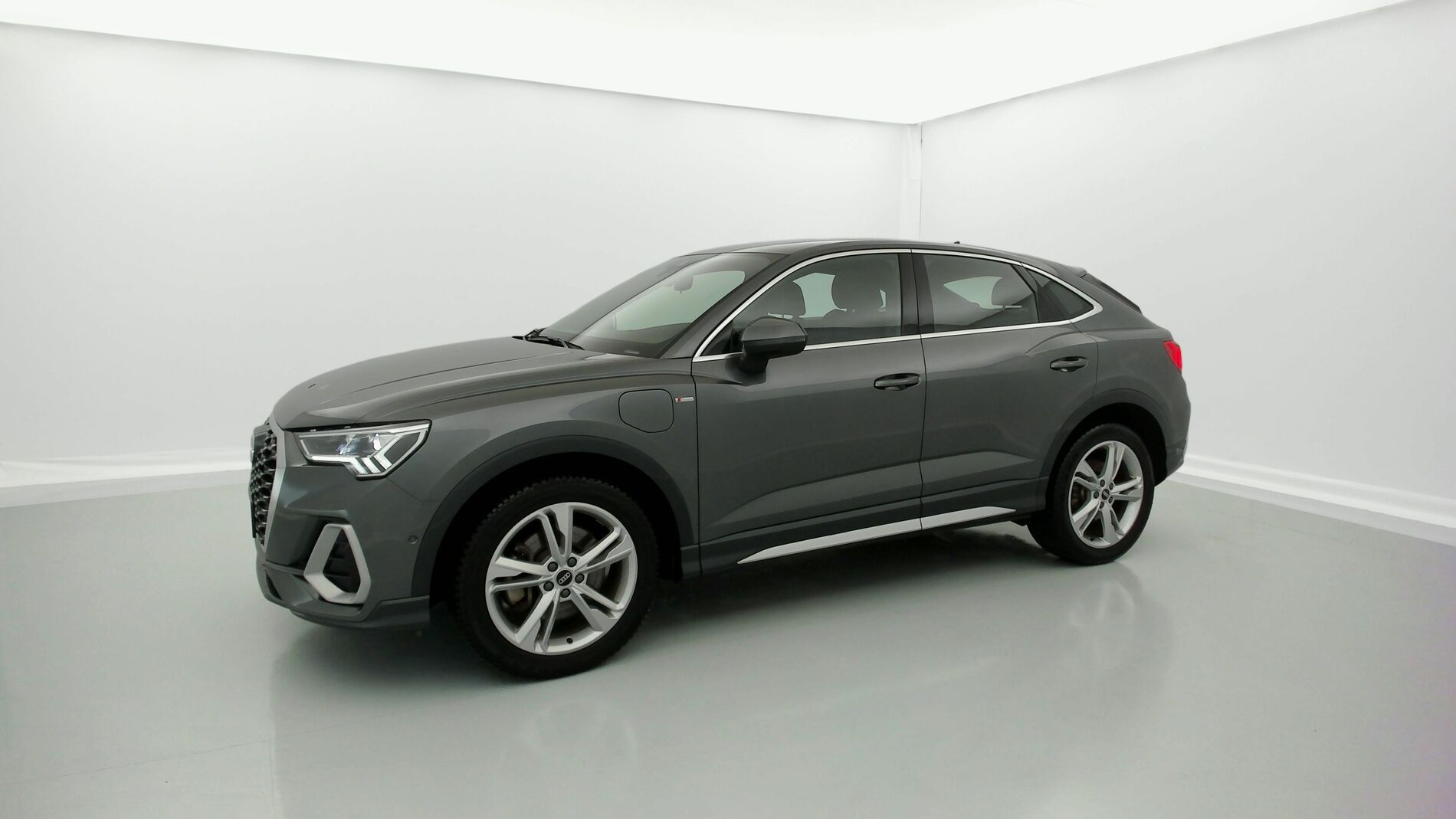 audi q3 sportback s line 45 TFSIE 245 STRONIC 2022 daytonagrau 5