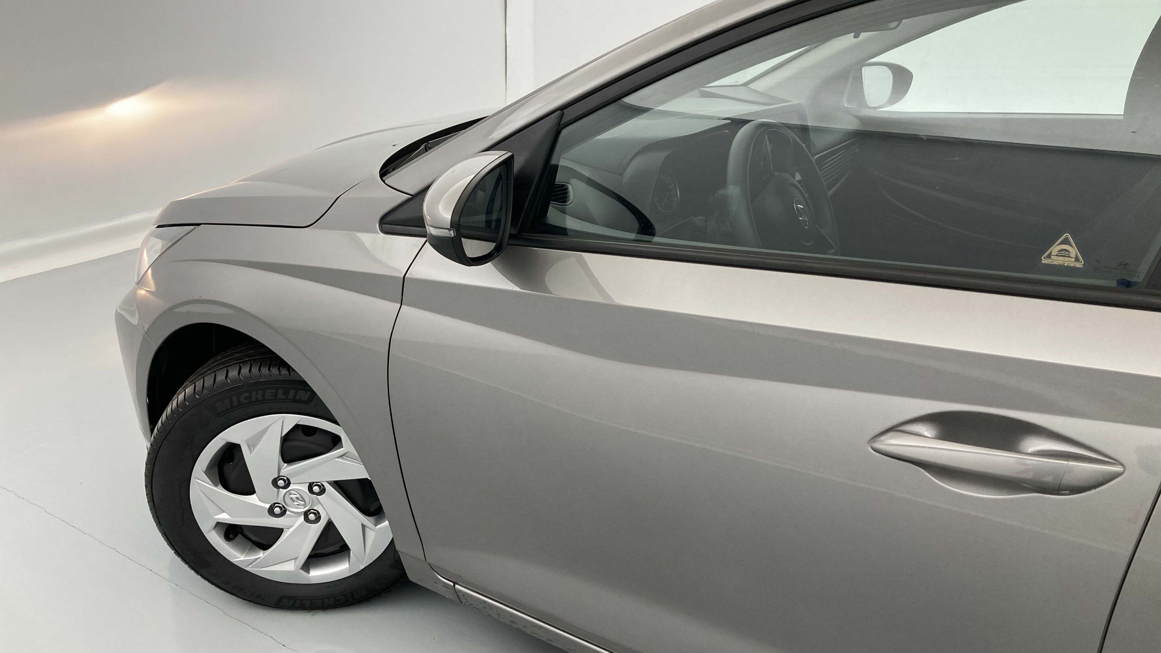hyundai i20 classic plus 1.2 MPI 84 2022 sleek silver 29