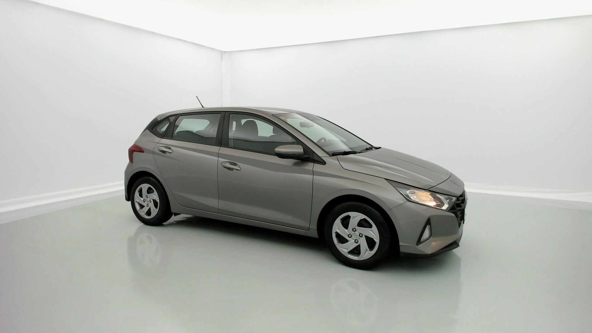 hyundai i20 classic plus 1.2 MPI 84 2022 sleek silver 2