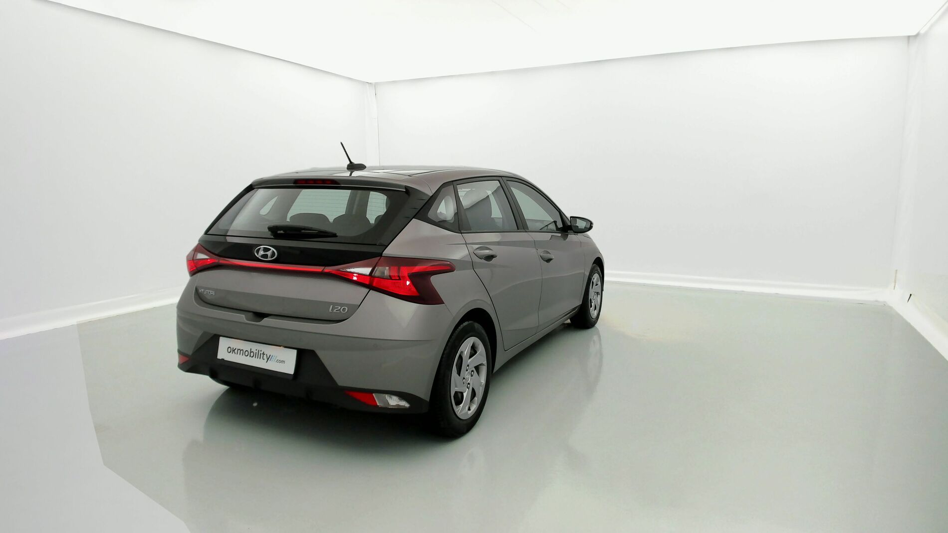 hyundai i20 classic plus 1.2 MPI 84 2022 sleek silver 12