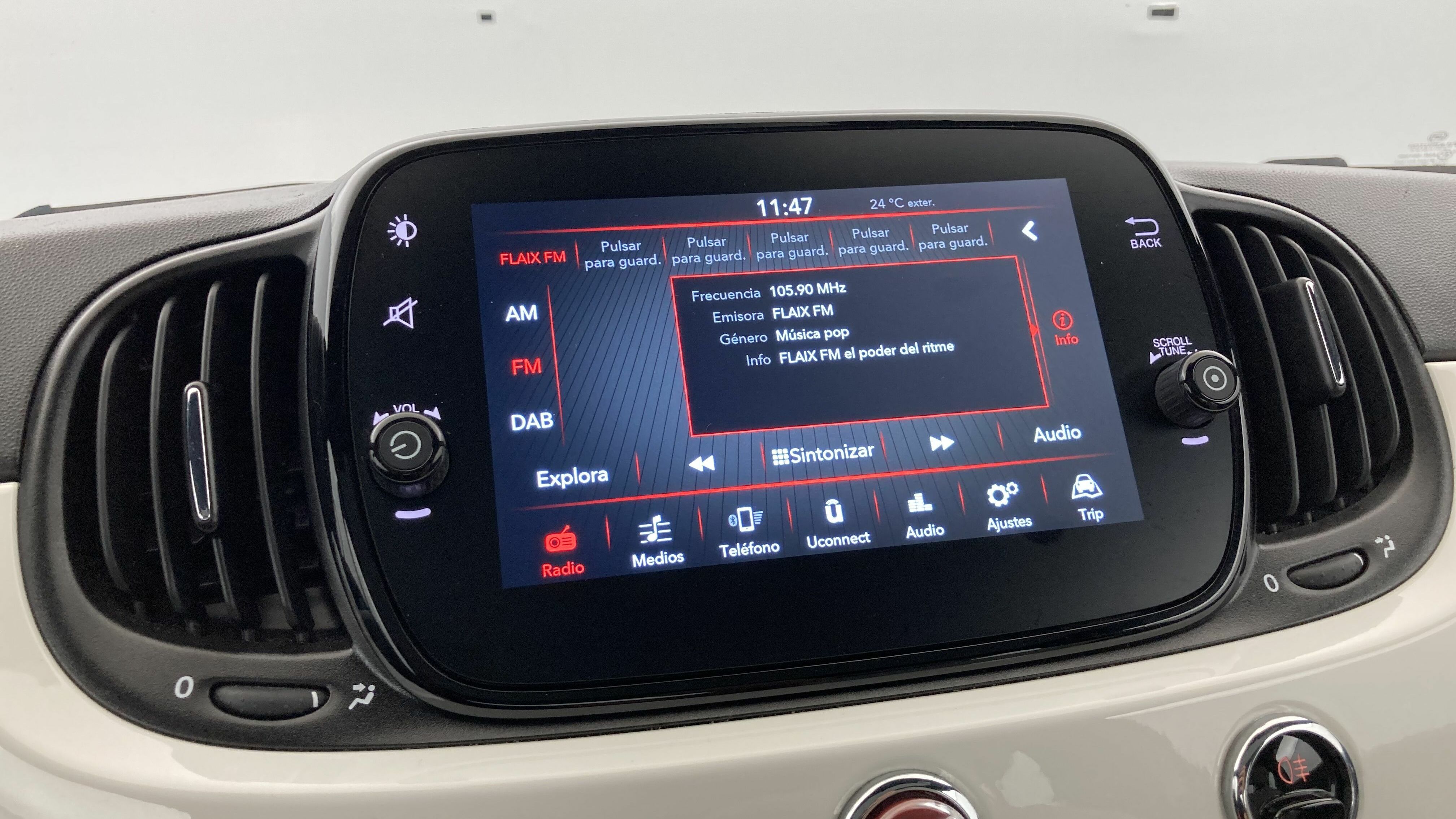 fiat 500 dolcevita 1.0 HYBRID 70 MHEV 2022 gelato weiss 19