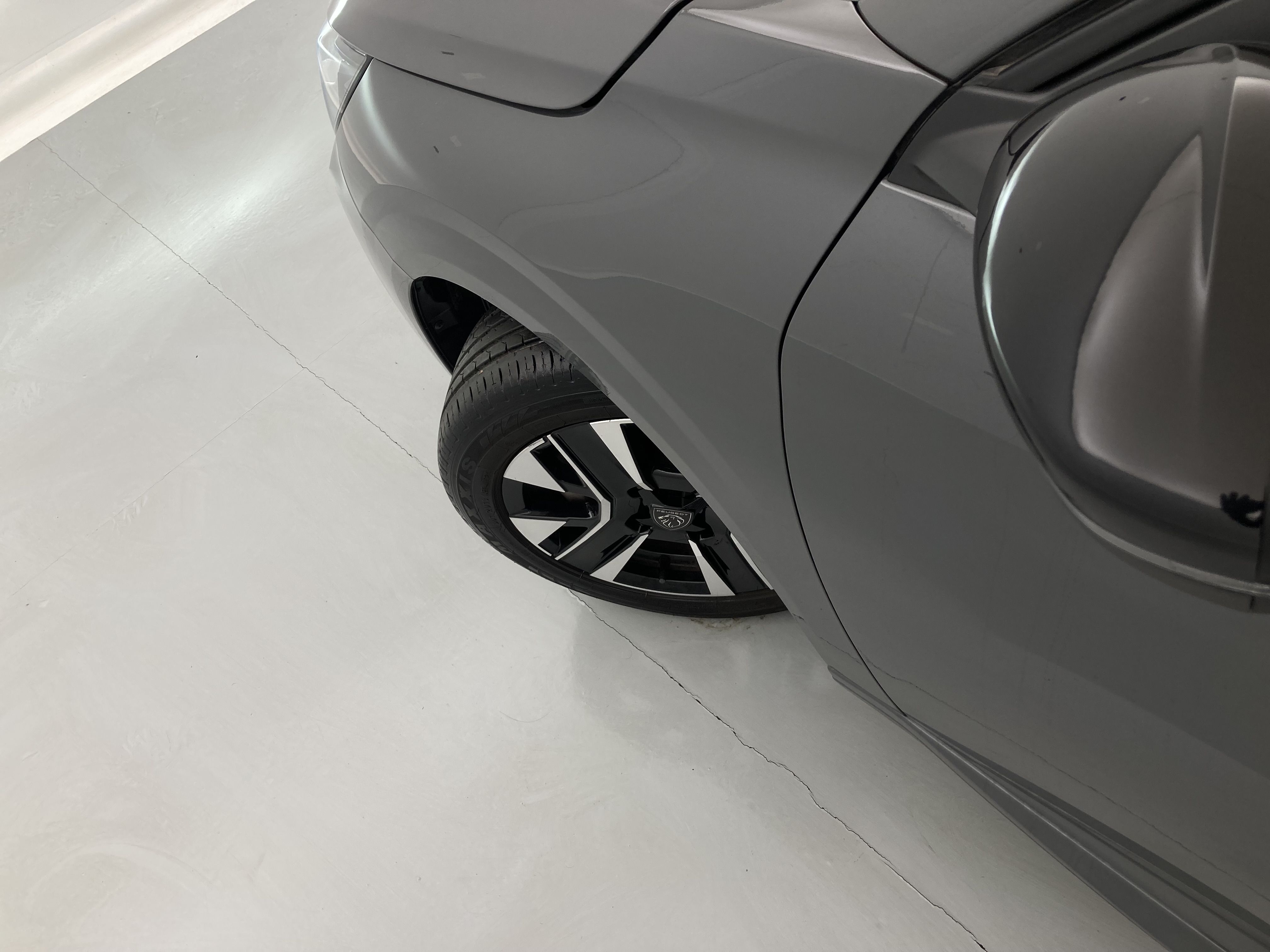 peugeot 208 allure 1.2 PURETECH 100 2024 gris selenium 30