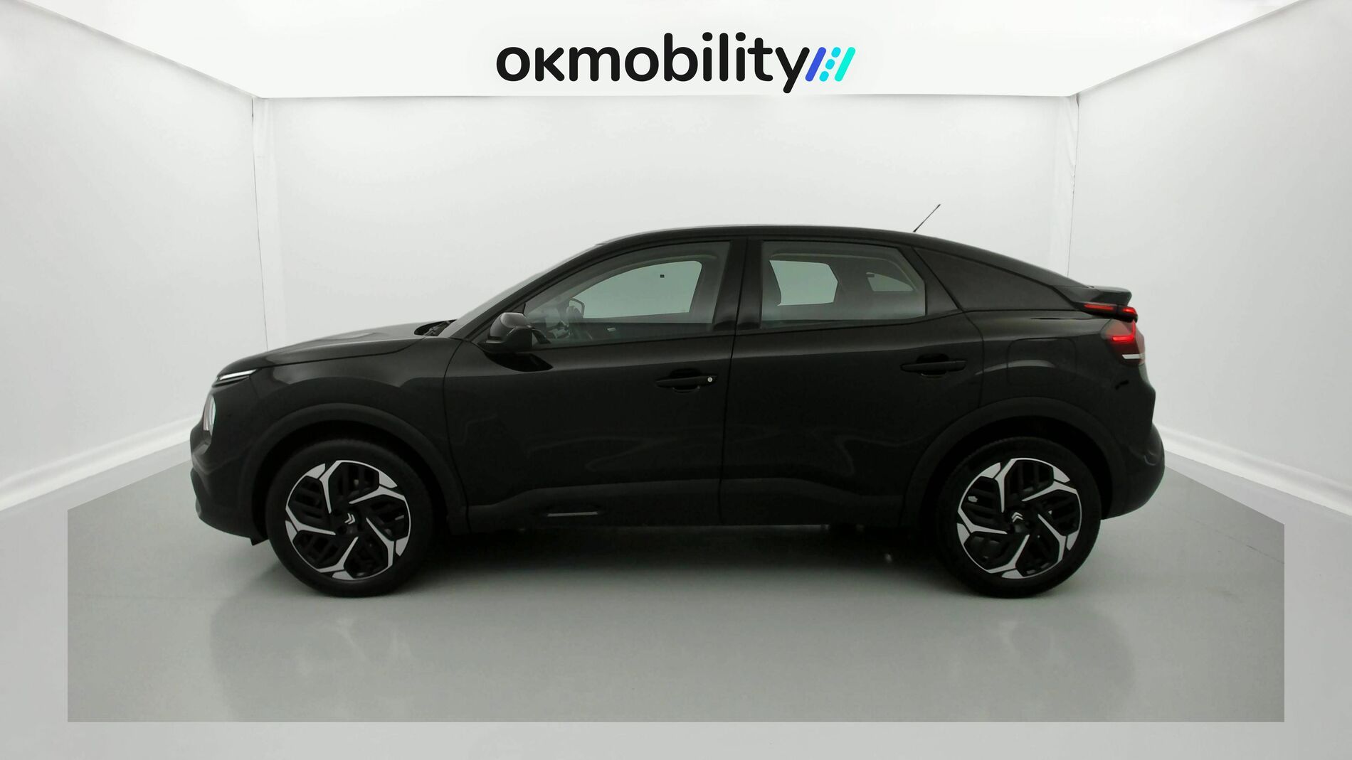 citroen c4 shine 1.2 PURETECH 130 EAT 2023 negro perla nera 7