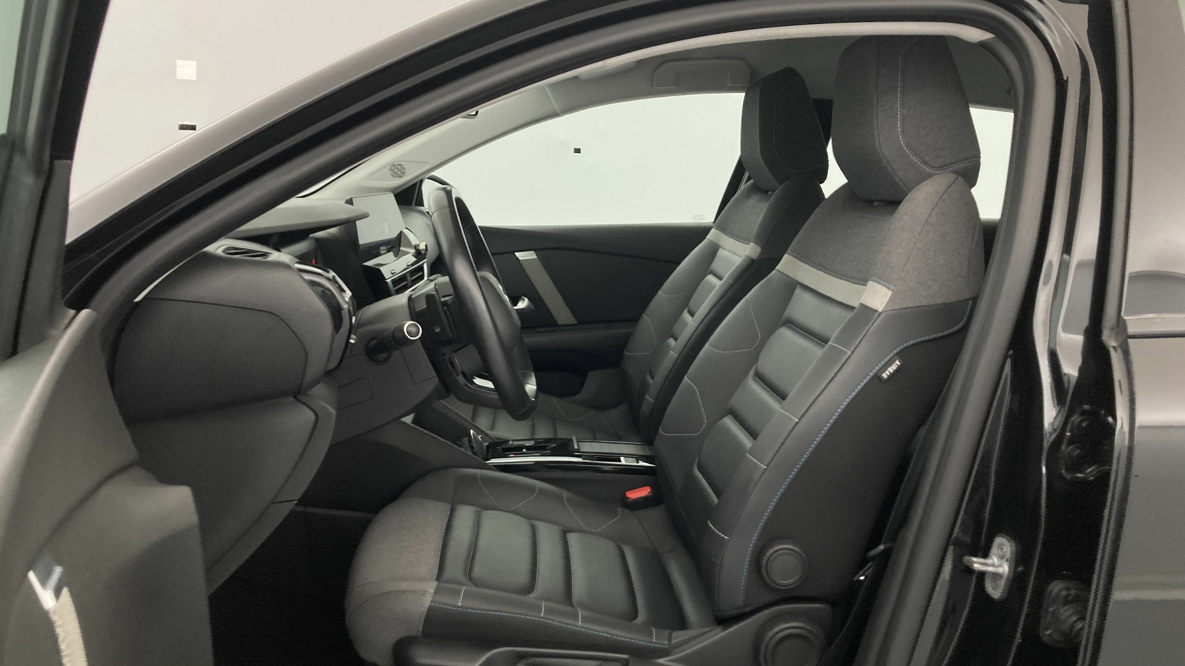 citroen c4 shine 1.2 PURETECH 130 EAT 2023 negro perla nera 14