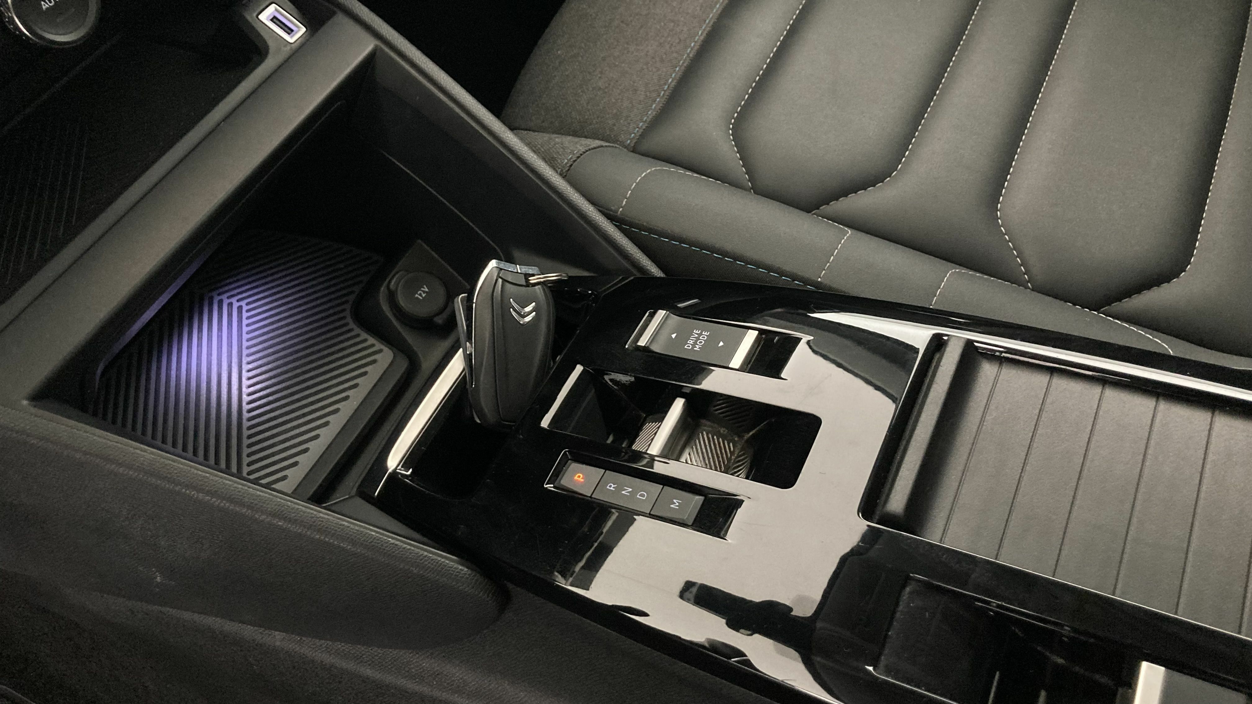 citroen c4 shine 1.2 PURETECH 130 EAT 2023 negro perla nera 20