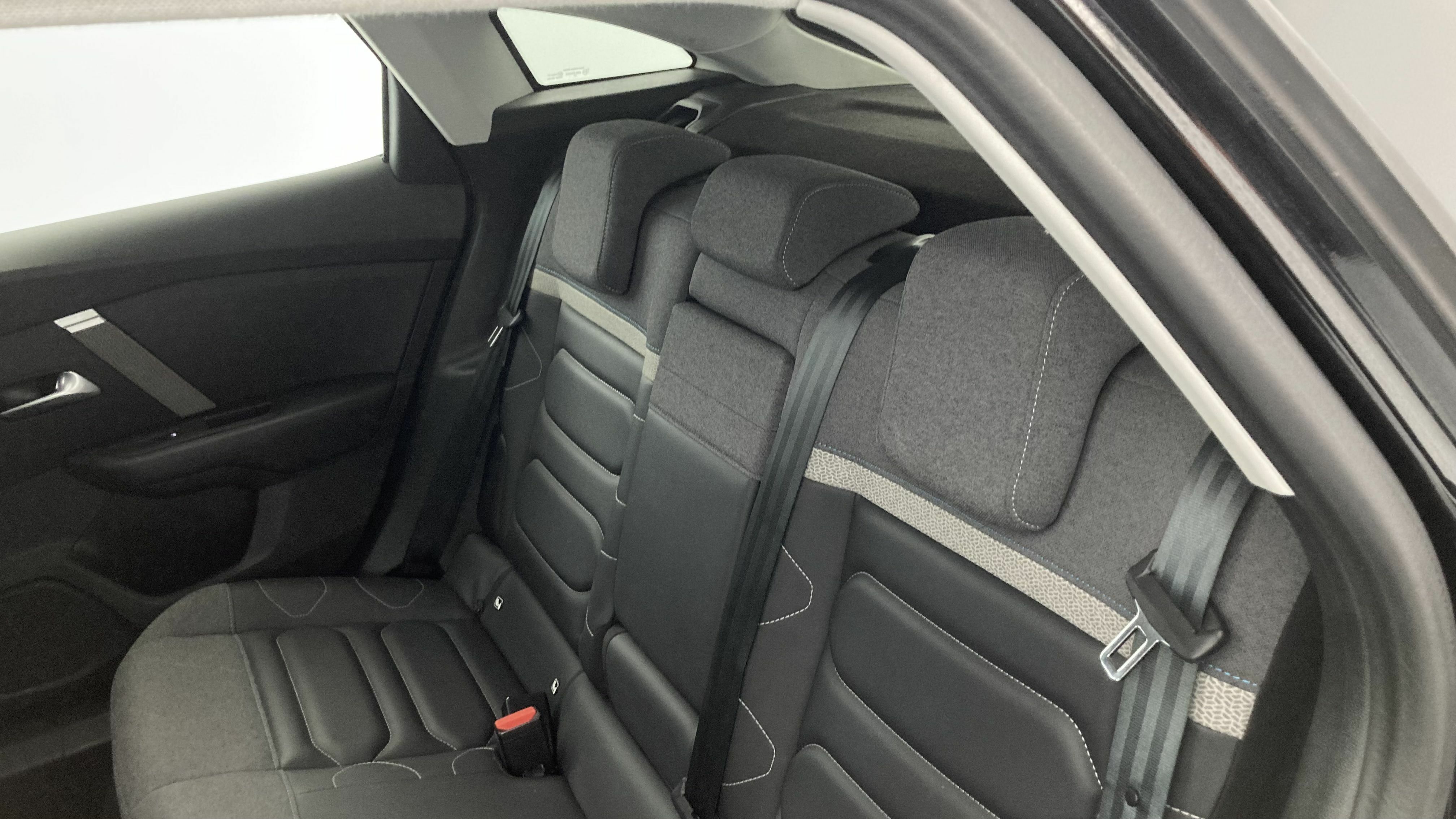 citroen c4 shine 1.2 PURETECH 130 EAT 2023 negro perla nera 21