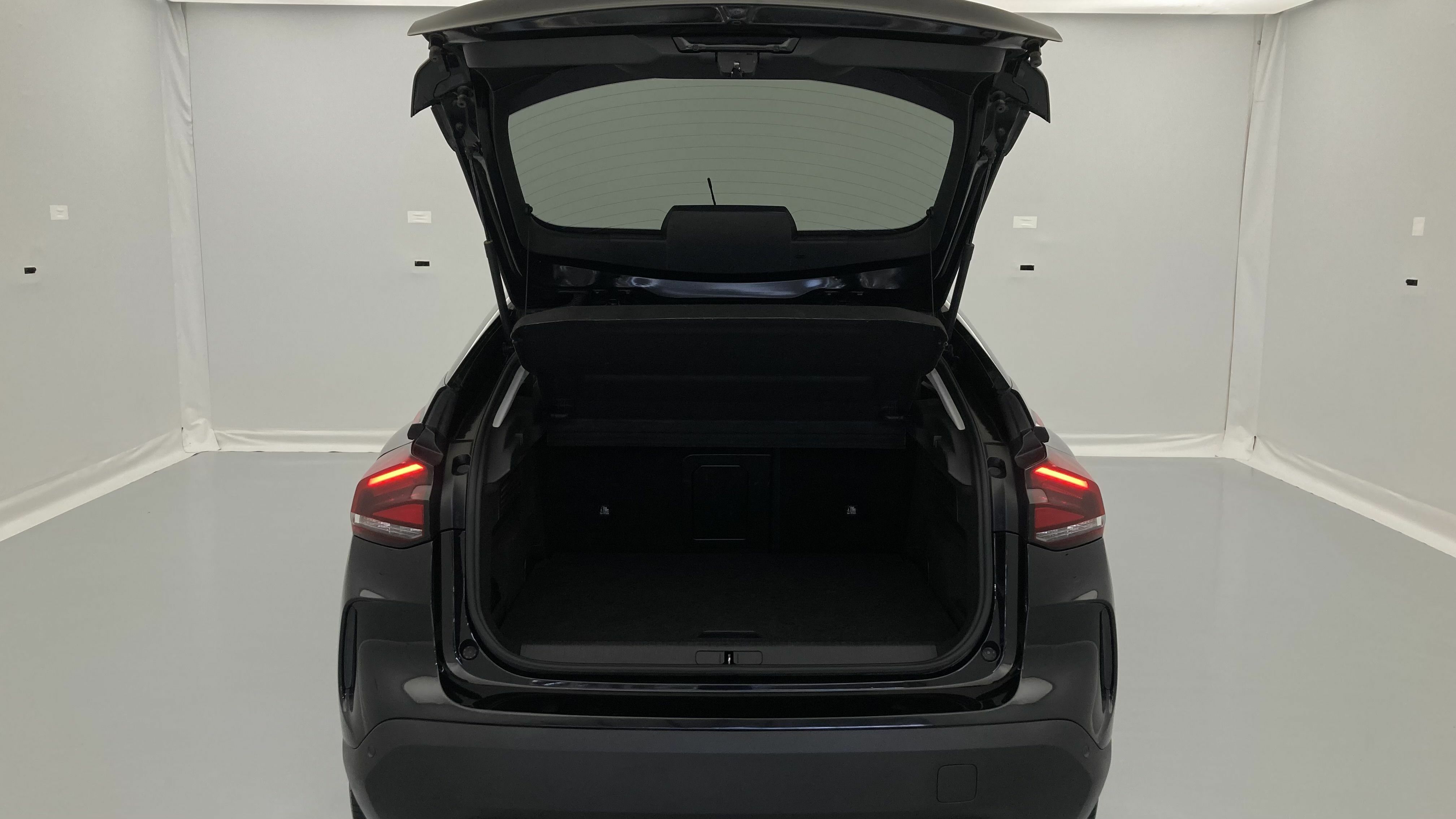 citroen c4 shine 1.2 PURETECH 130 EAT 2023 negro perla nera 24