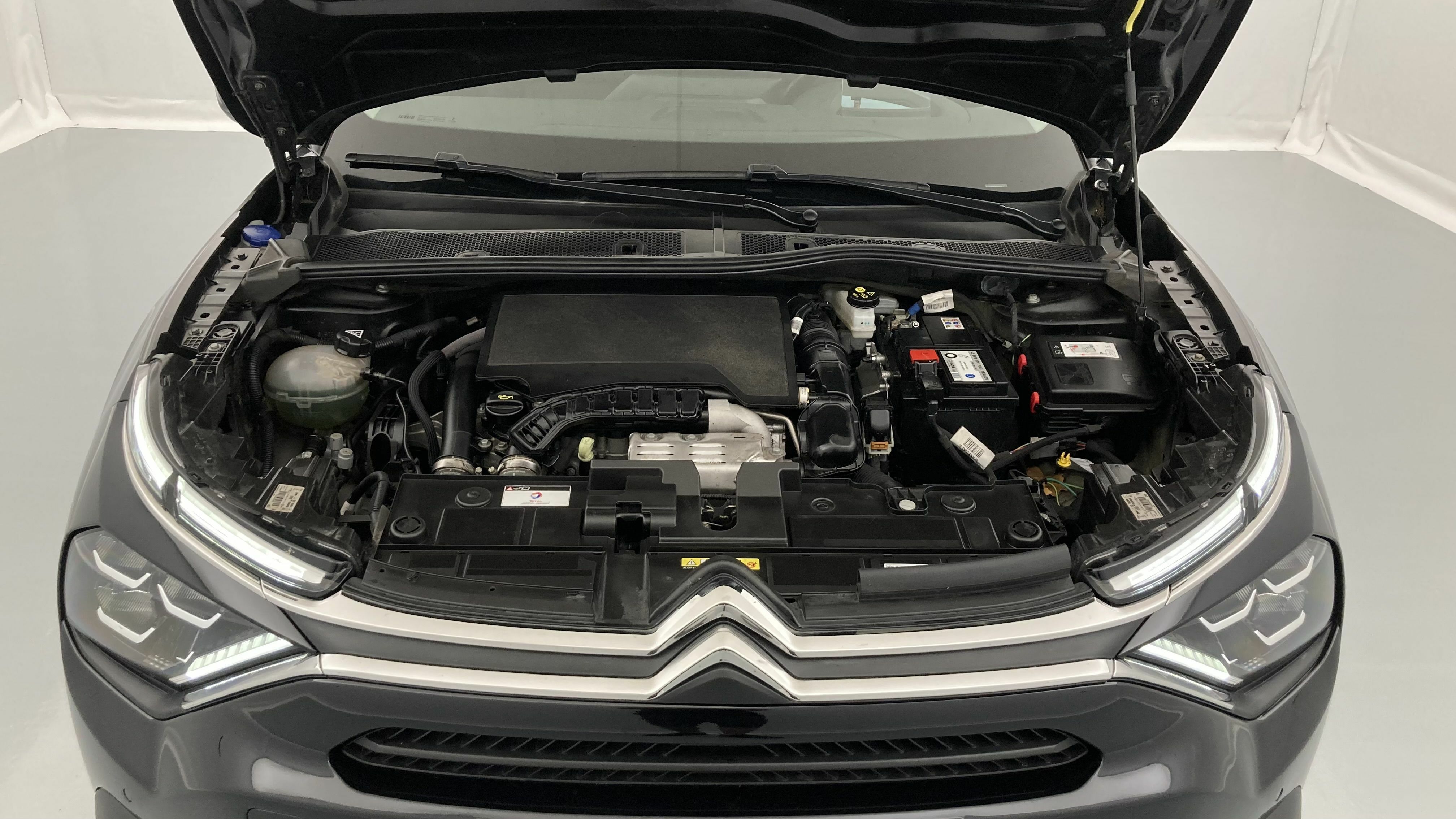 citroen c4 shine 1.2 PURETECH 130 EAT 2023 negro perla nera 25