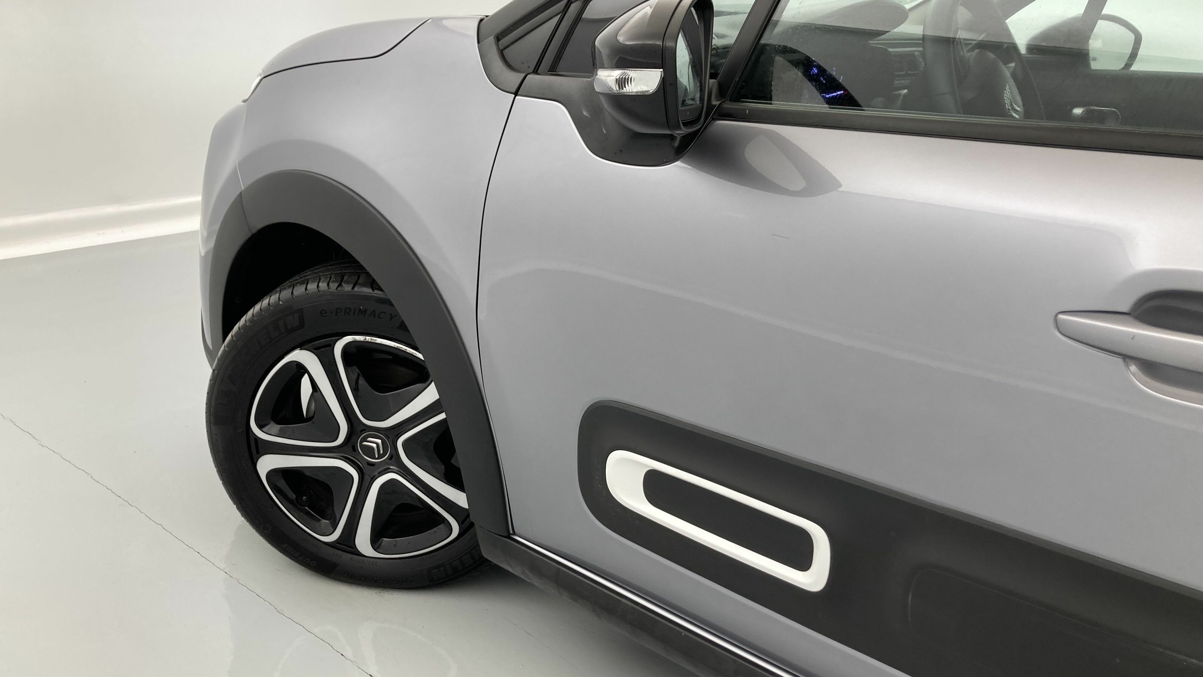 citroen c3 origin plus 1.5 BLUEHDI 100 2024 gris acero metalizado 21