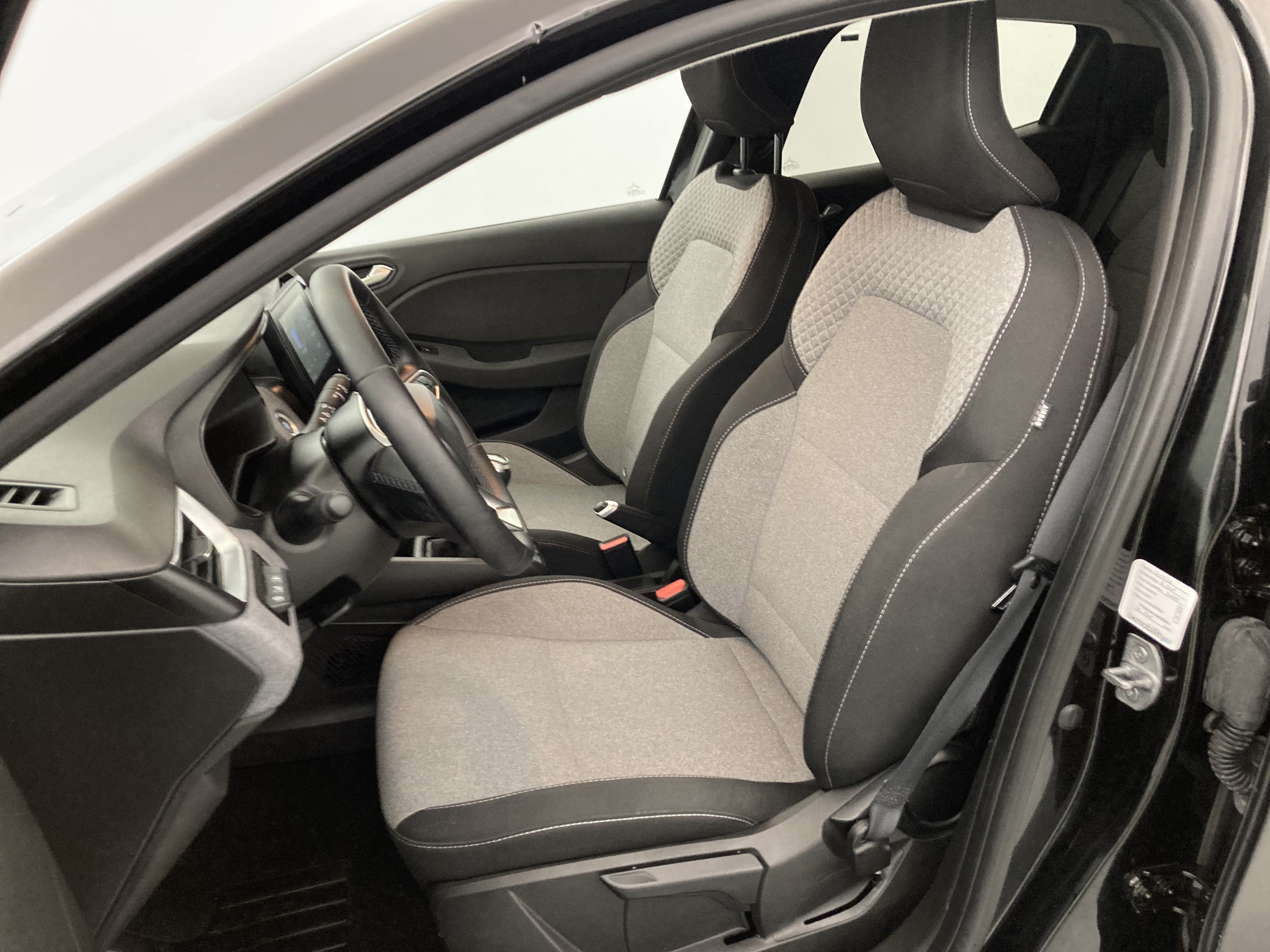 renault clio evolution 1.5 DCI 100 2025 negro brillante 17