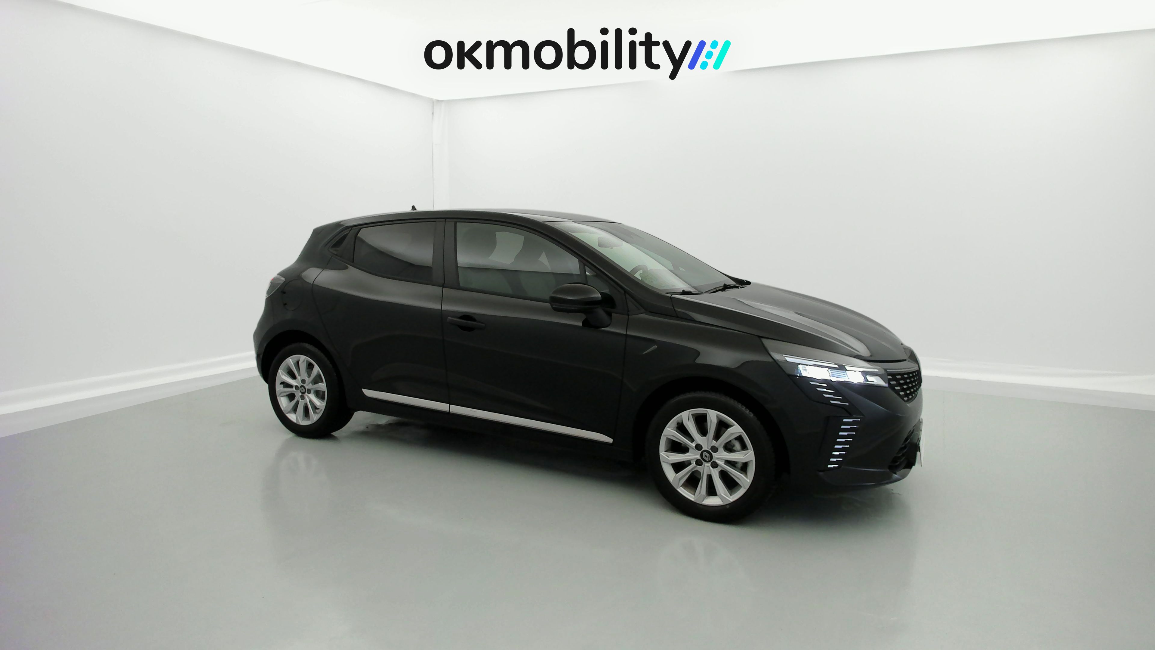 renault clio evolution 1.5 DCI 100 2025 negro brillante 4